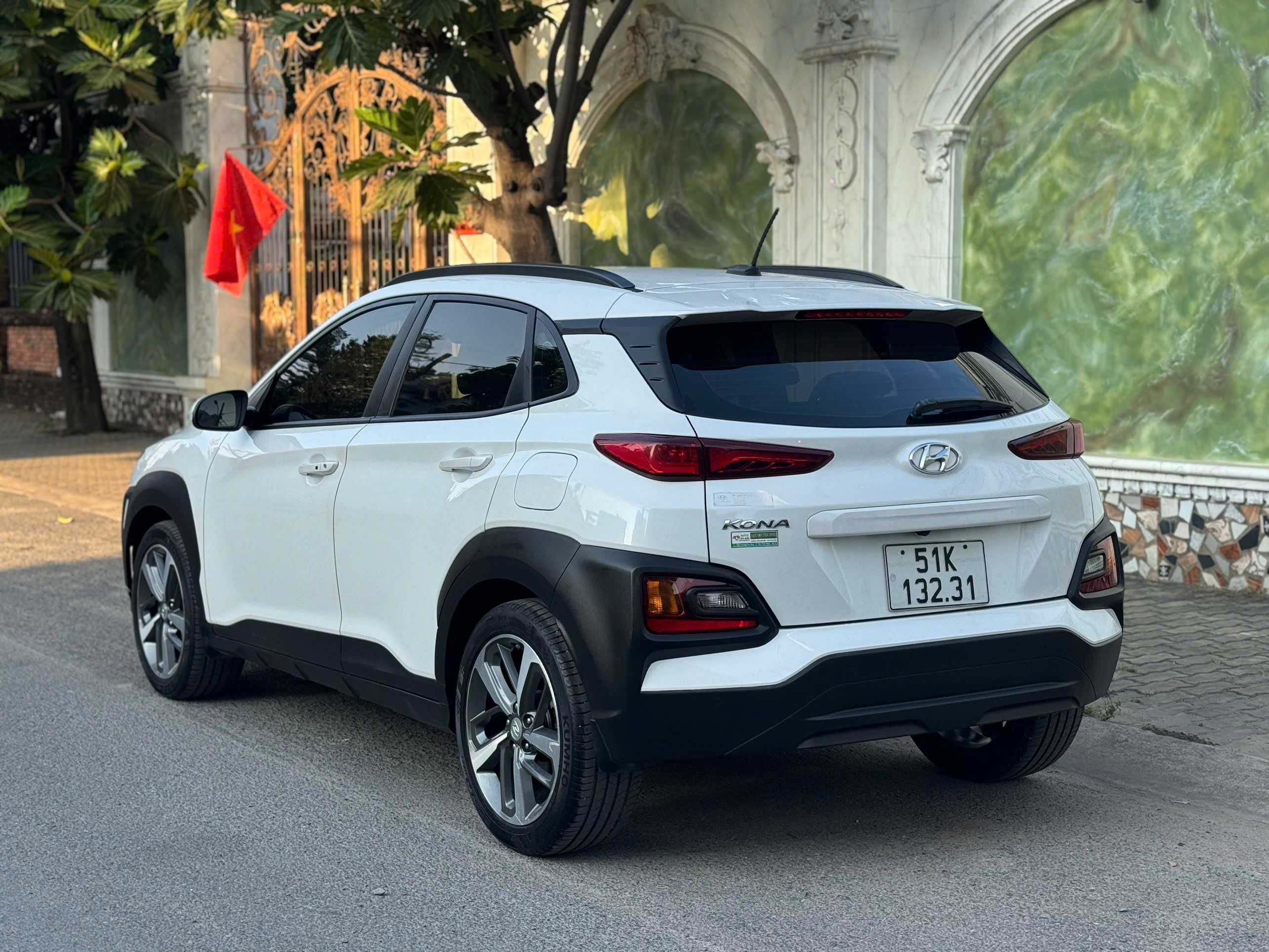 Bán ô tô Hyundai Kona Đặc Biệt 2.0 AT sản xuất 2022, màu trắng, 530tr