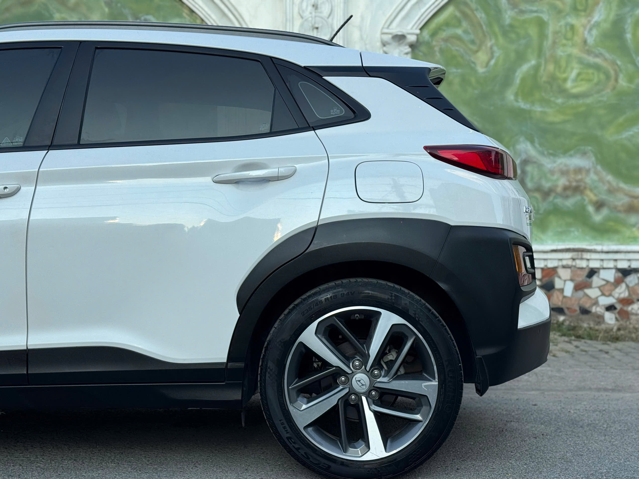 Bán ô tô Hyundai Kona Đặc Biệt 2.0 AT sản xuất 2022, màu trắng, 530tr