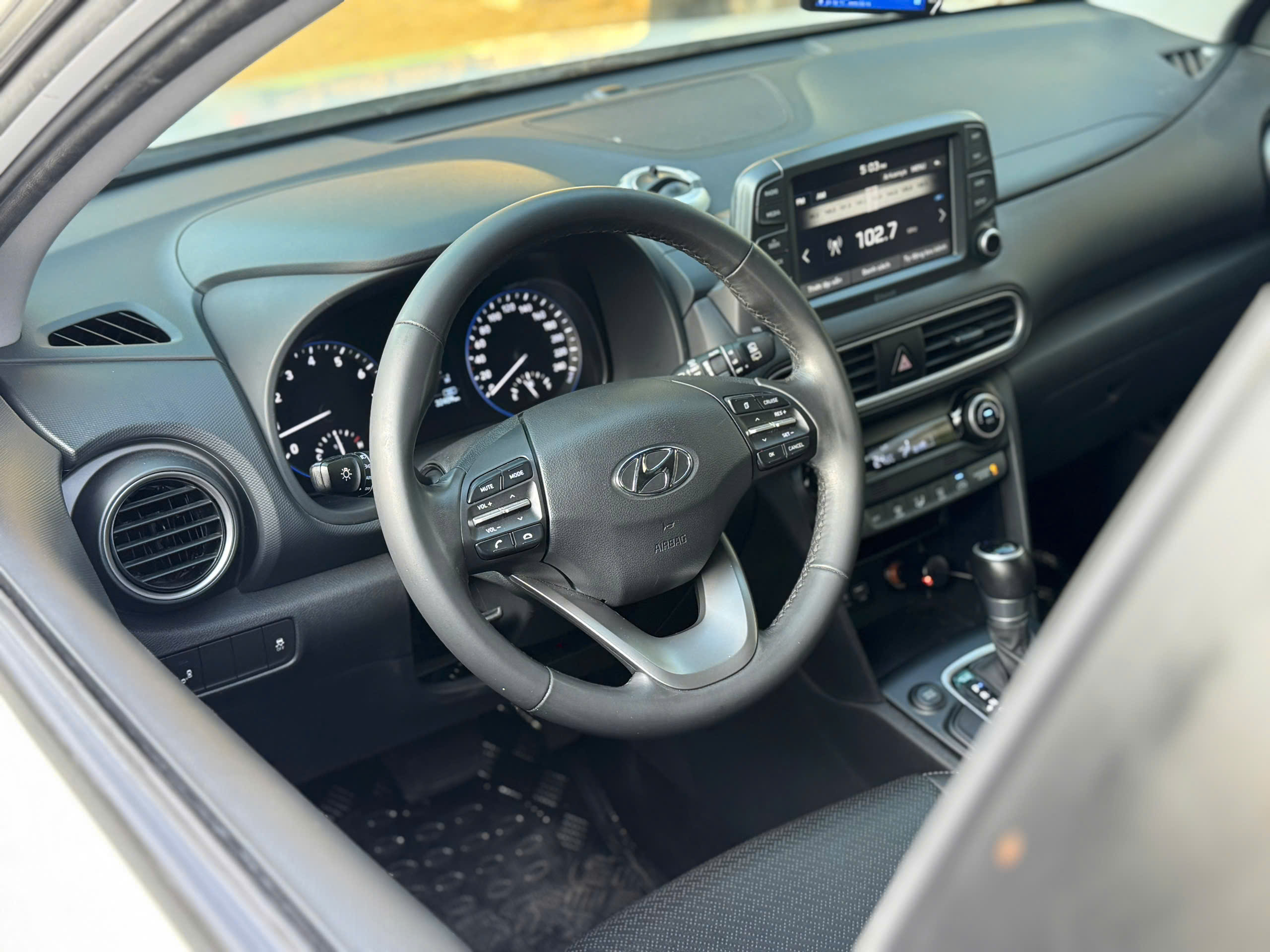 Bán ô tô Hyundai Kona Đặc Biệt 2.0 AT sản xuất 2022, màu trắng, 530tr