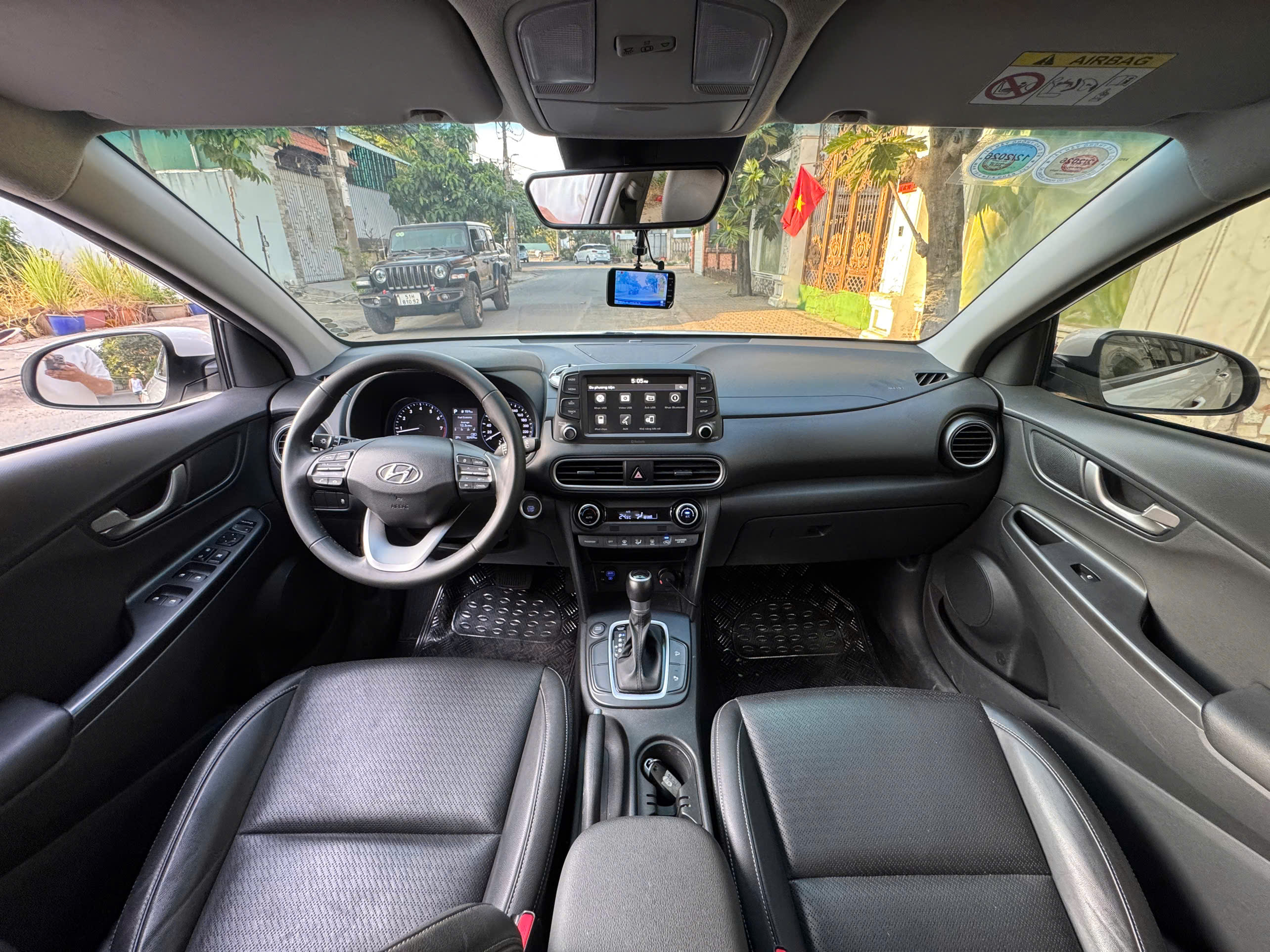 Bán ô tô Hyundai Kona Đặc Biệt 2.0 AT sản xuất 2022, màu trắng, 530tr