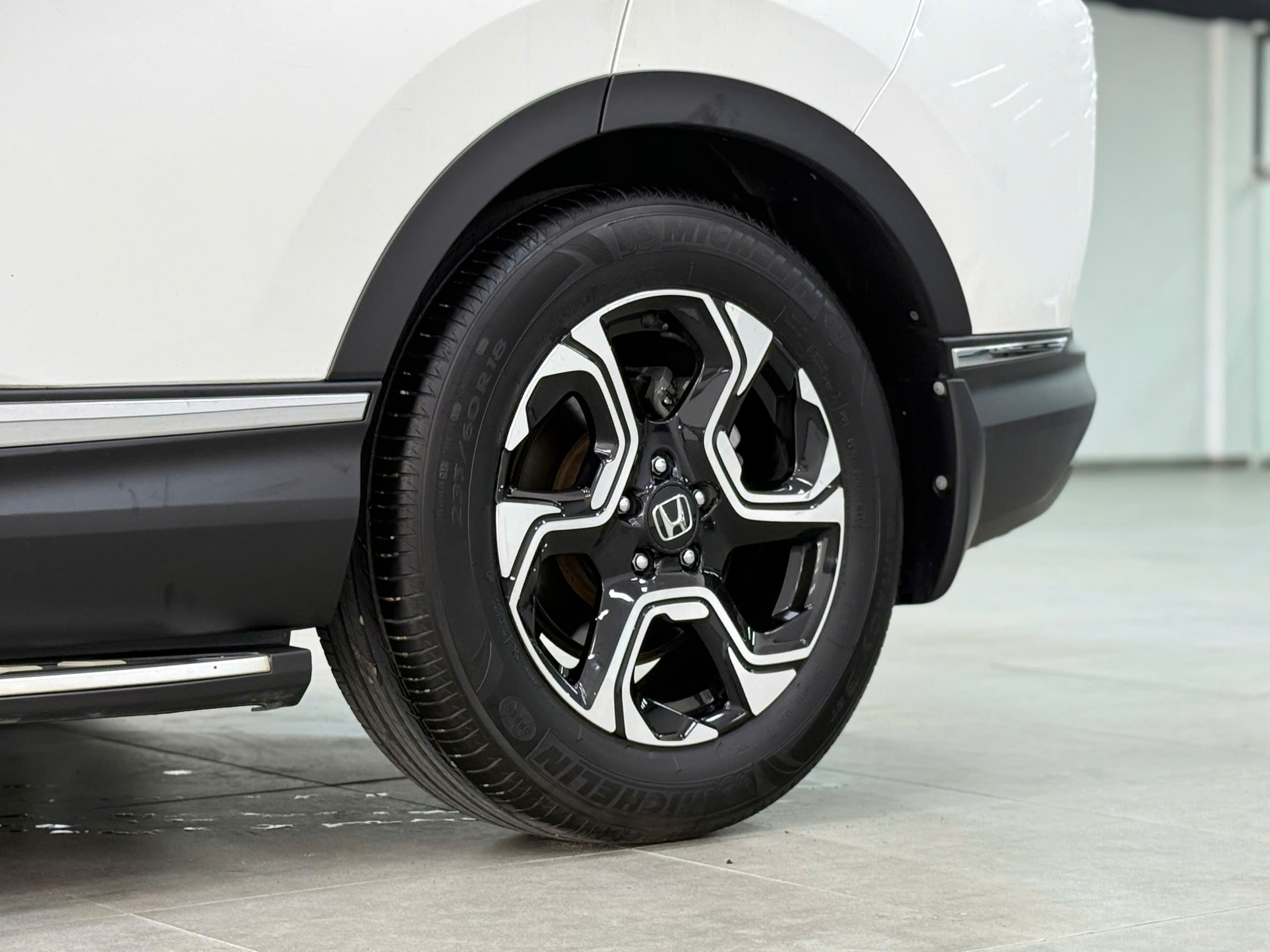 Cần bán Honda CR V L sản xuất năm 2020, màu trắng, nhập khẩu