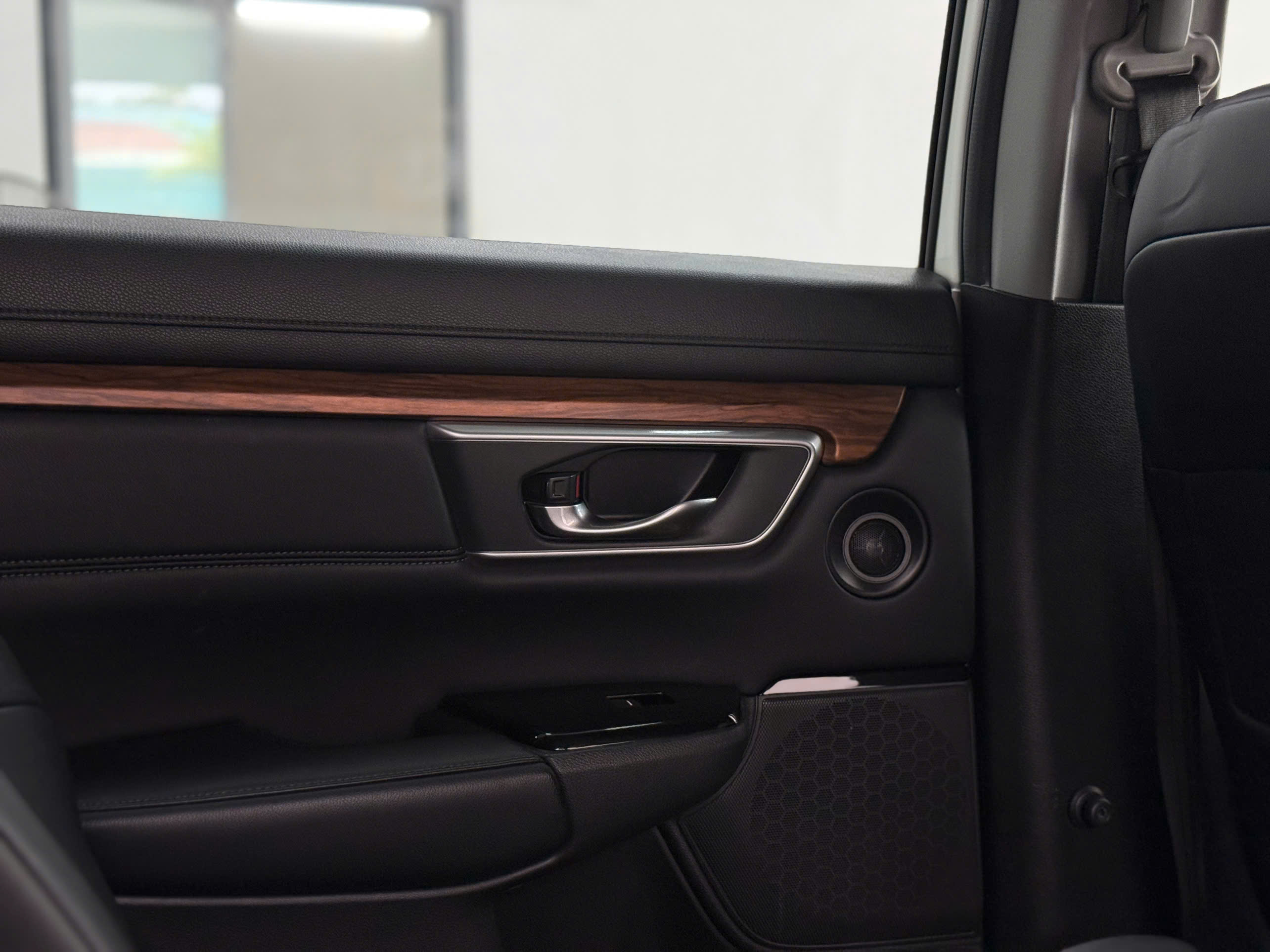 Cần bán Honda CR V L sản xuất năm 2020, màu trắng, nhập khẩu