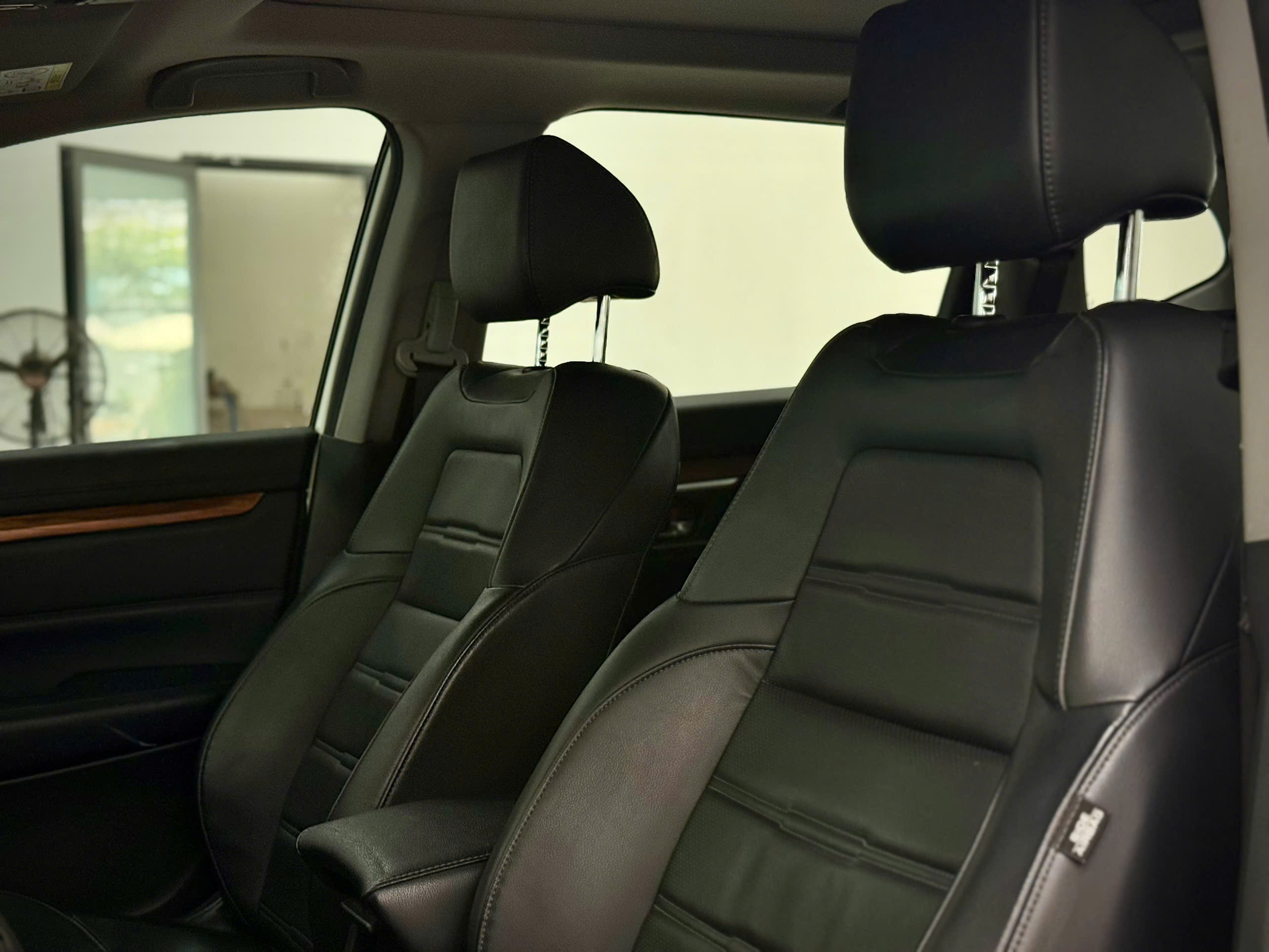 Cần bán Honda CR V L sản xuất năm 2020, màu trắng, nhập khẩu