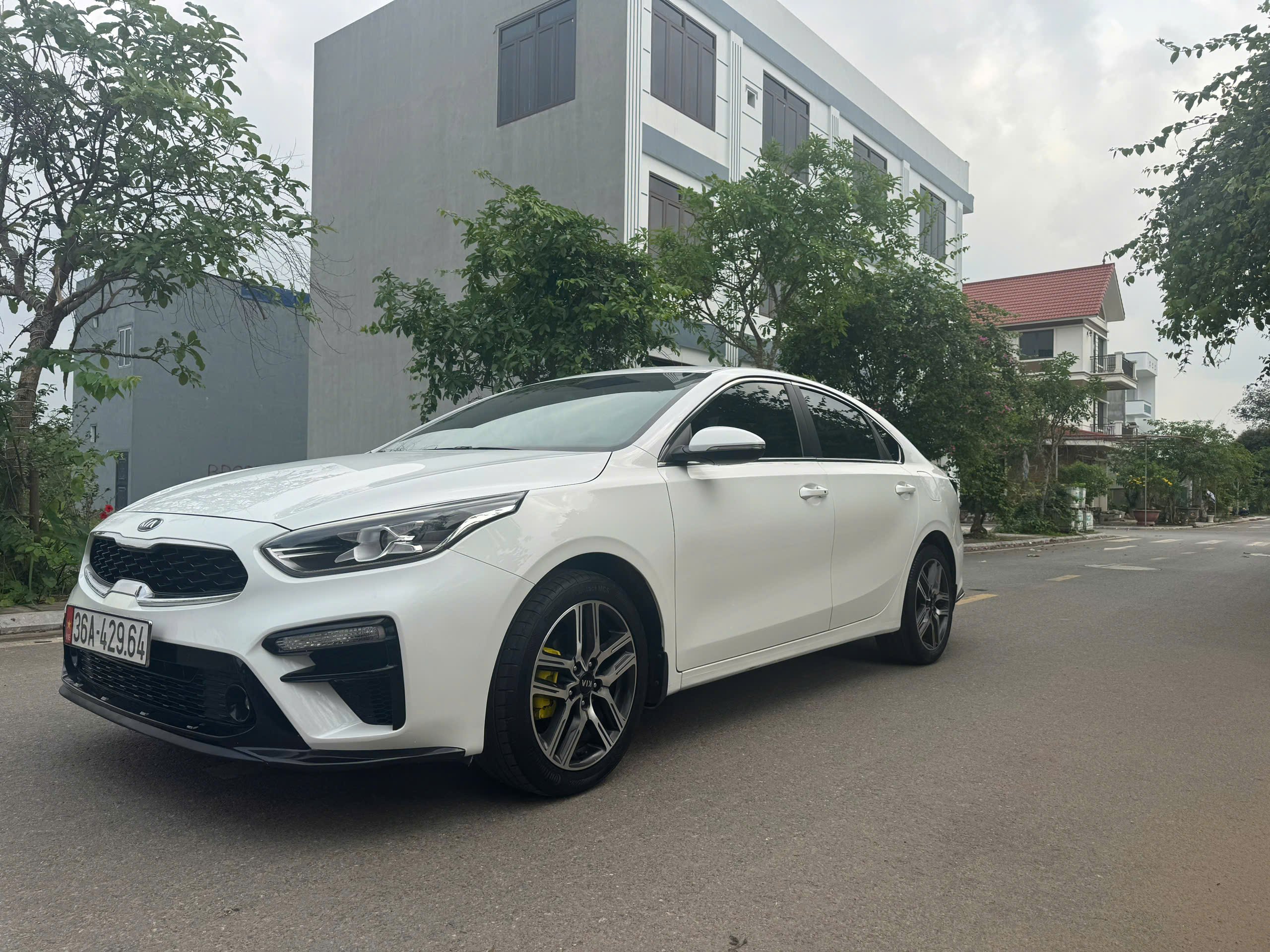 Bán Xe 2019 Bản Premium – Giá Tốt
