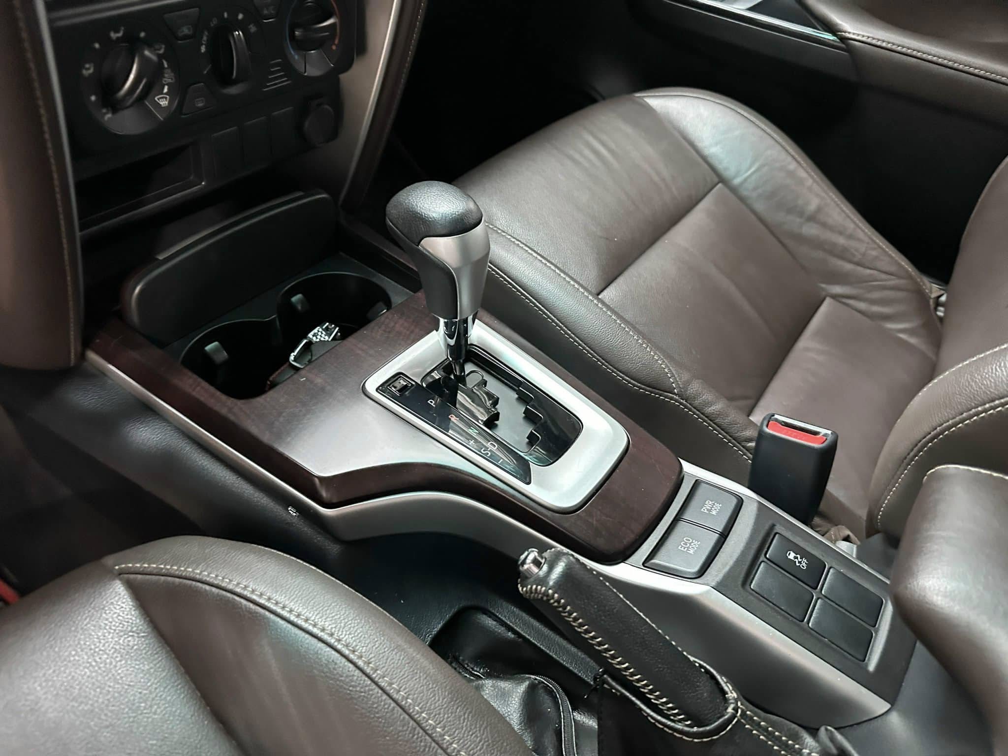 Cần bán xe Toyota Fortuner 2.4G 4x2 AT năm 2020, màu đen, nhập khẩu nguyên chiếc, giá tốt