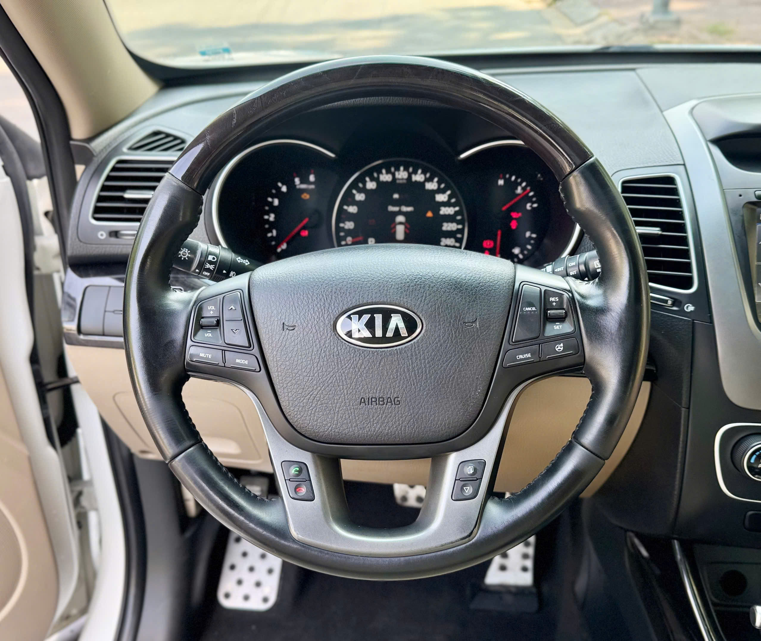 Bán Kia Sorento DATH Full máy dầu sản xuất 2019, màu trắng