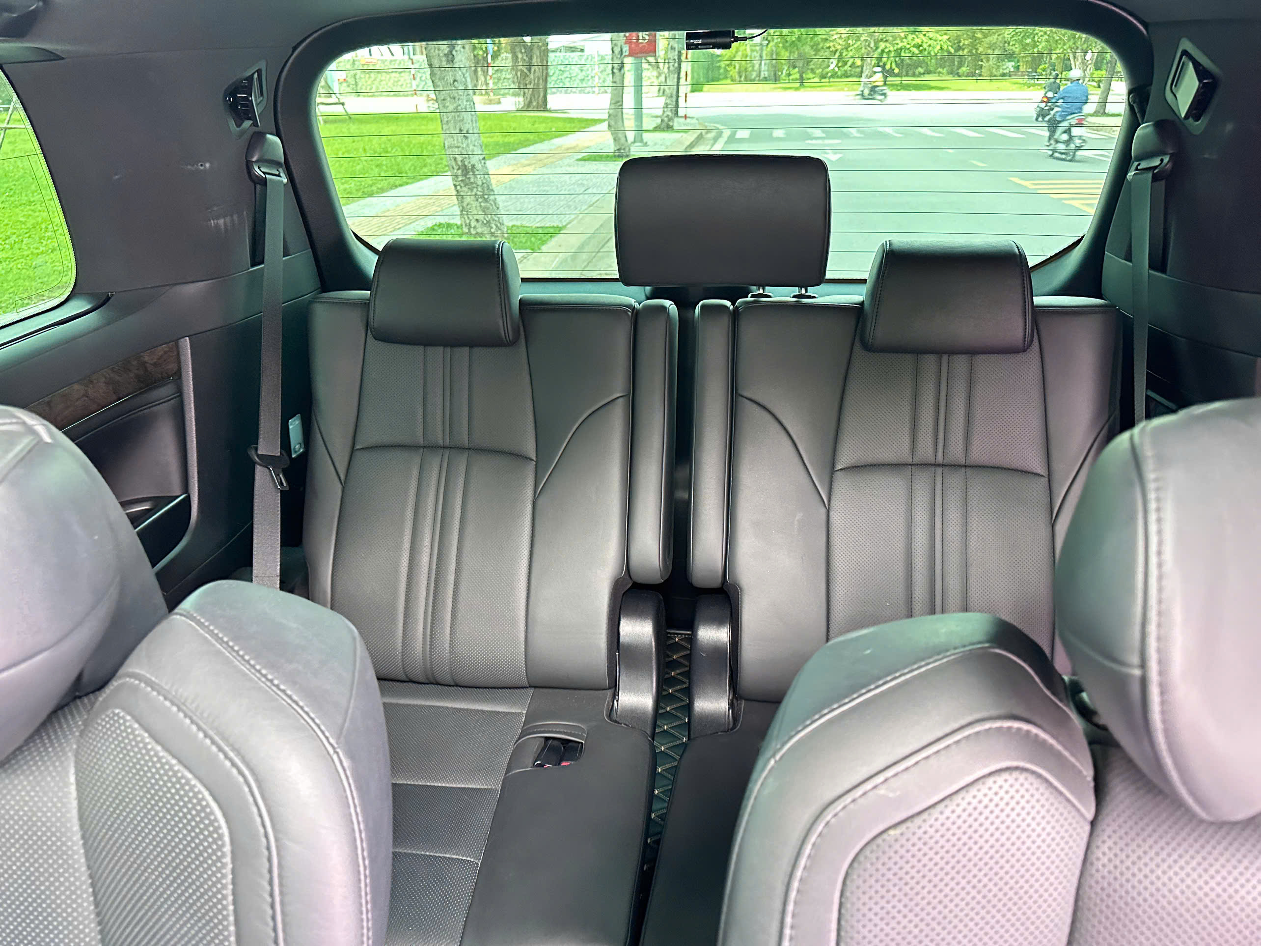 Cho thuê Toyota Alphard kèm tài xế