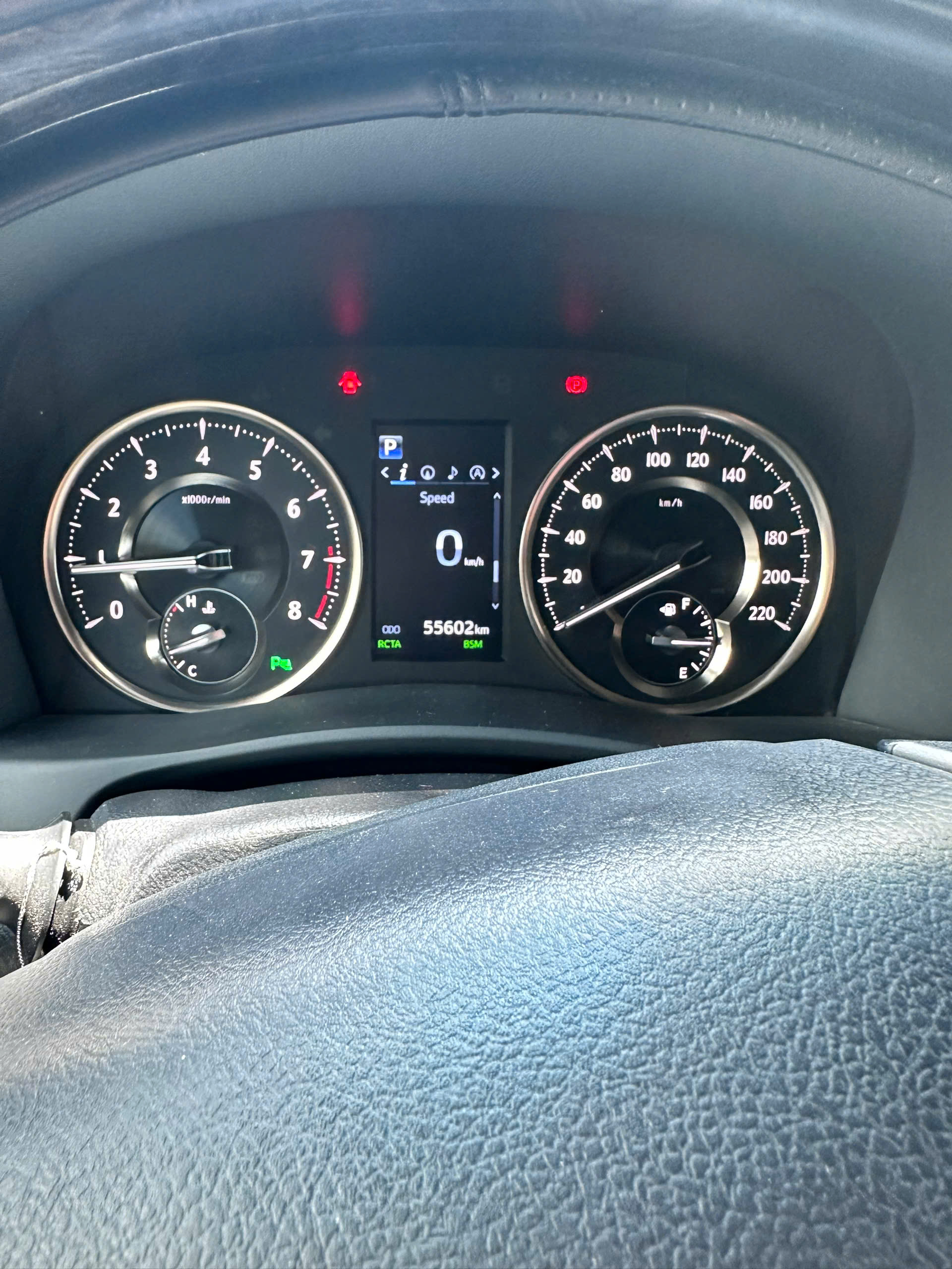 Cho thuê Toyota Alphard kèm tài xế