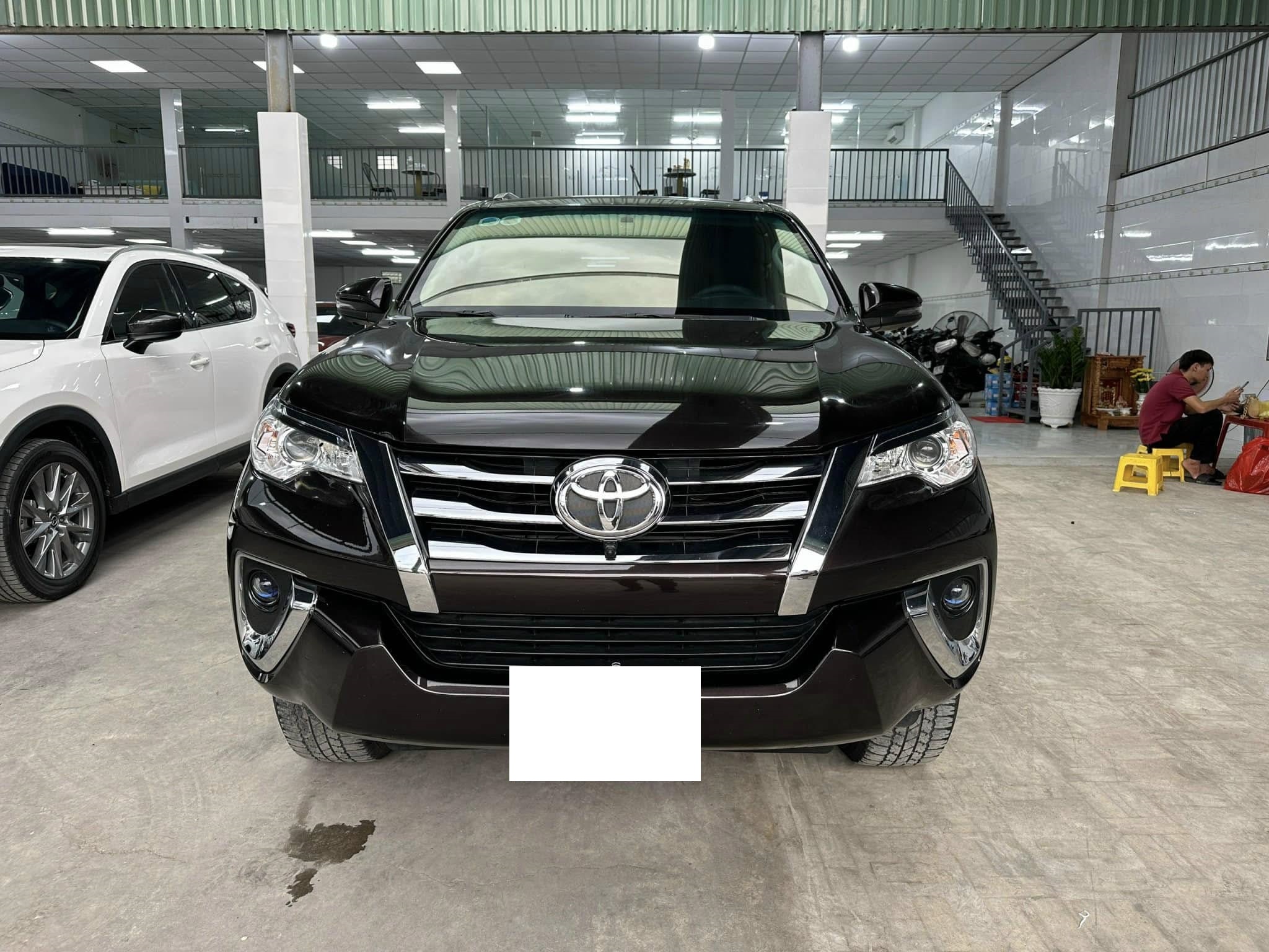 Cần bán xe Toyota Fortuner 2.4G 4x2 AT năm 2020, màu đen, nhập khẩu nguyên chiếc, giá tốt