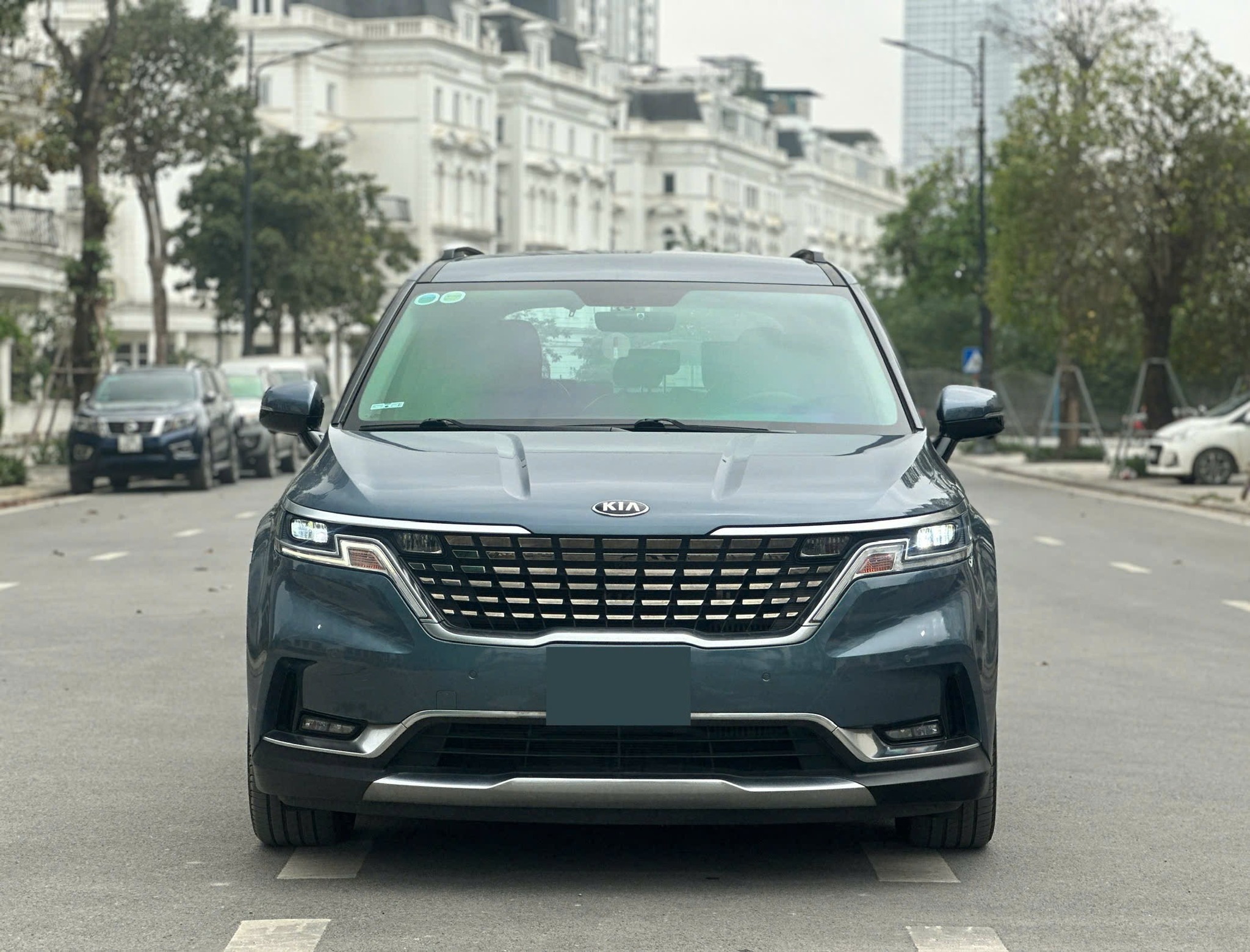 Cần bán Kia Carnival Premium 2.2D 8S sản xuất 2022, màu xanh lục