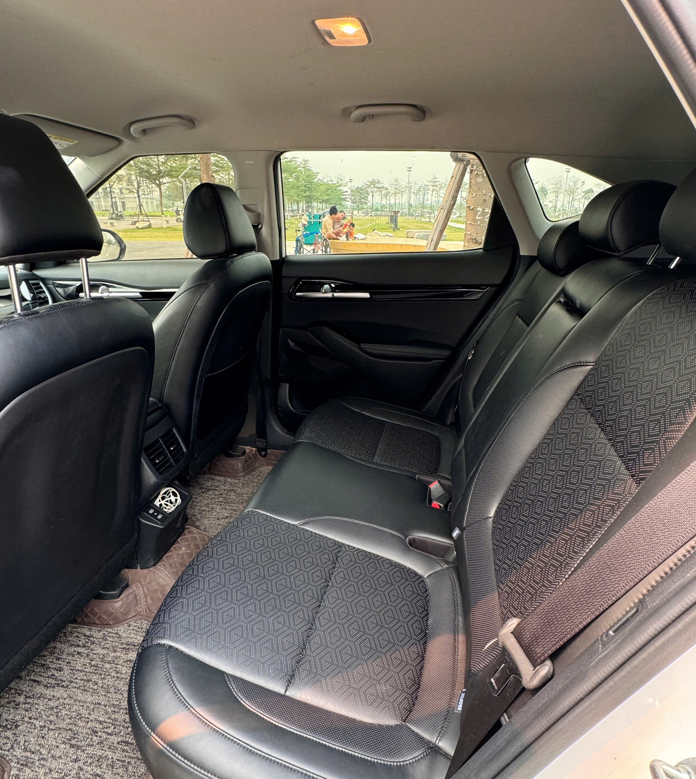 Em đang cần bán Kia Seltos 1.5 Premium 2024