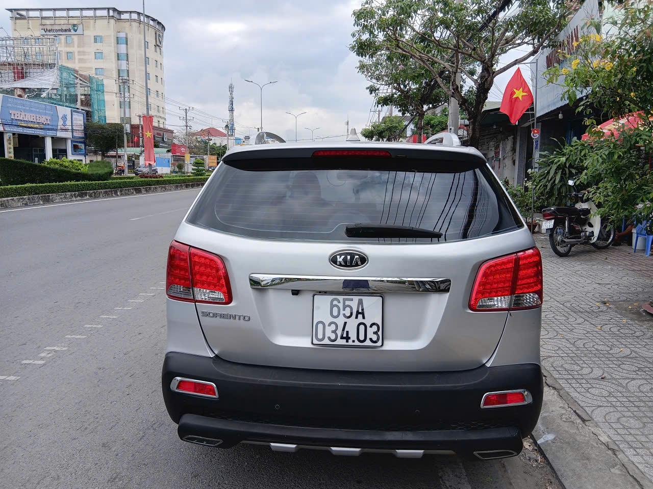 Kia Sorento 2013 2.4 bản cao cấp AWD 02 cầu bốn bánh chủ động toàn thời gian
