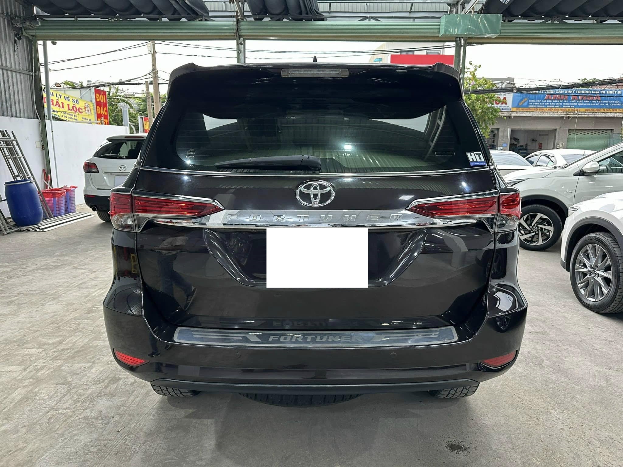 Cần bán xe Toyota Fortuner 2.4G 4x2 AT năm 2020, màu đen, nhập khẩu nguyên chiếc, giá tốt