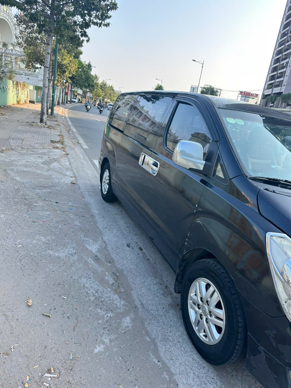 Hyundai Starex 6 Chỗ Limousine – Xe Con Không Niên Hạn – Cực Hiếm