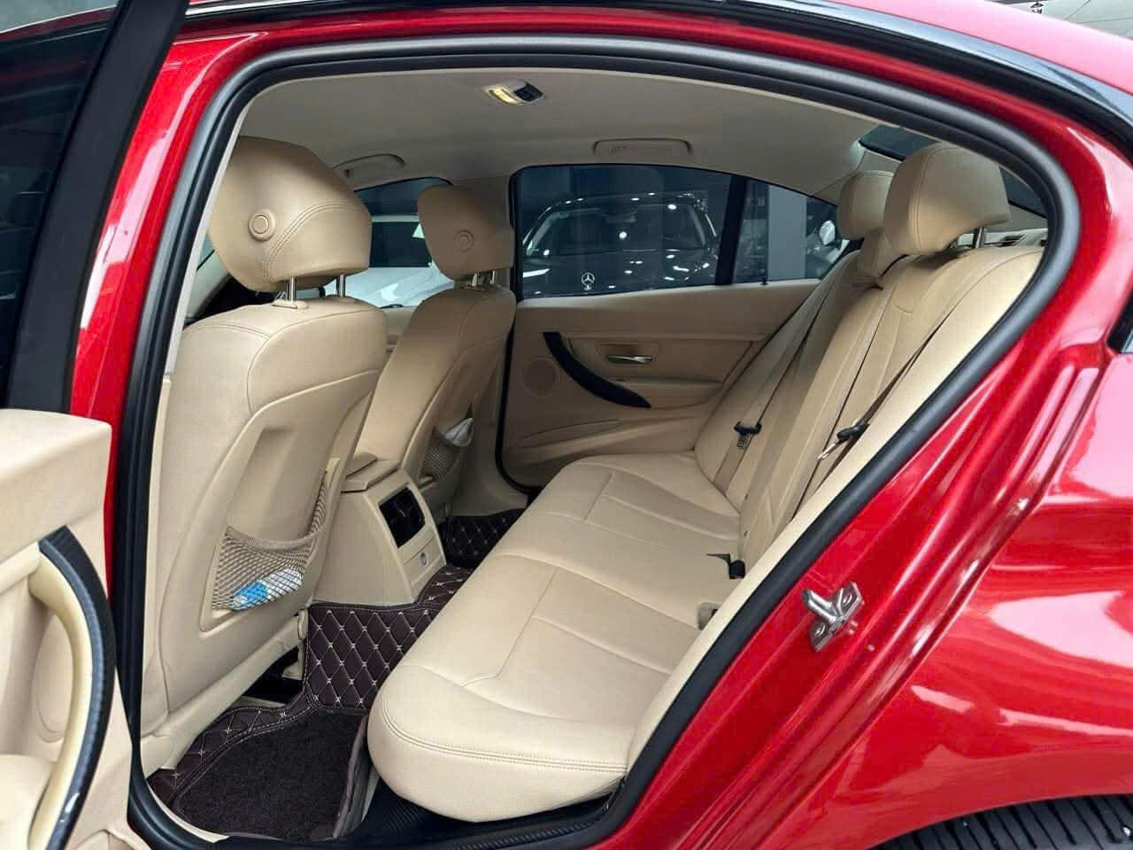 BÁN BMW 320i 2013 MÀU ĐỎ – XE ĐẸP, GIÁ TỐT