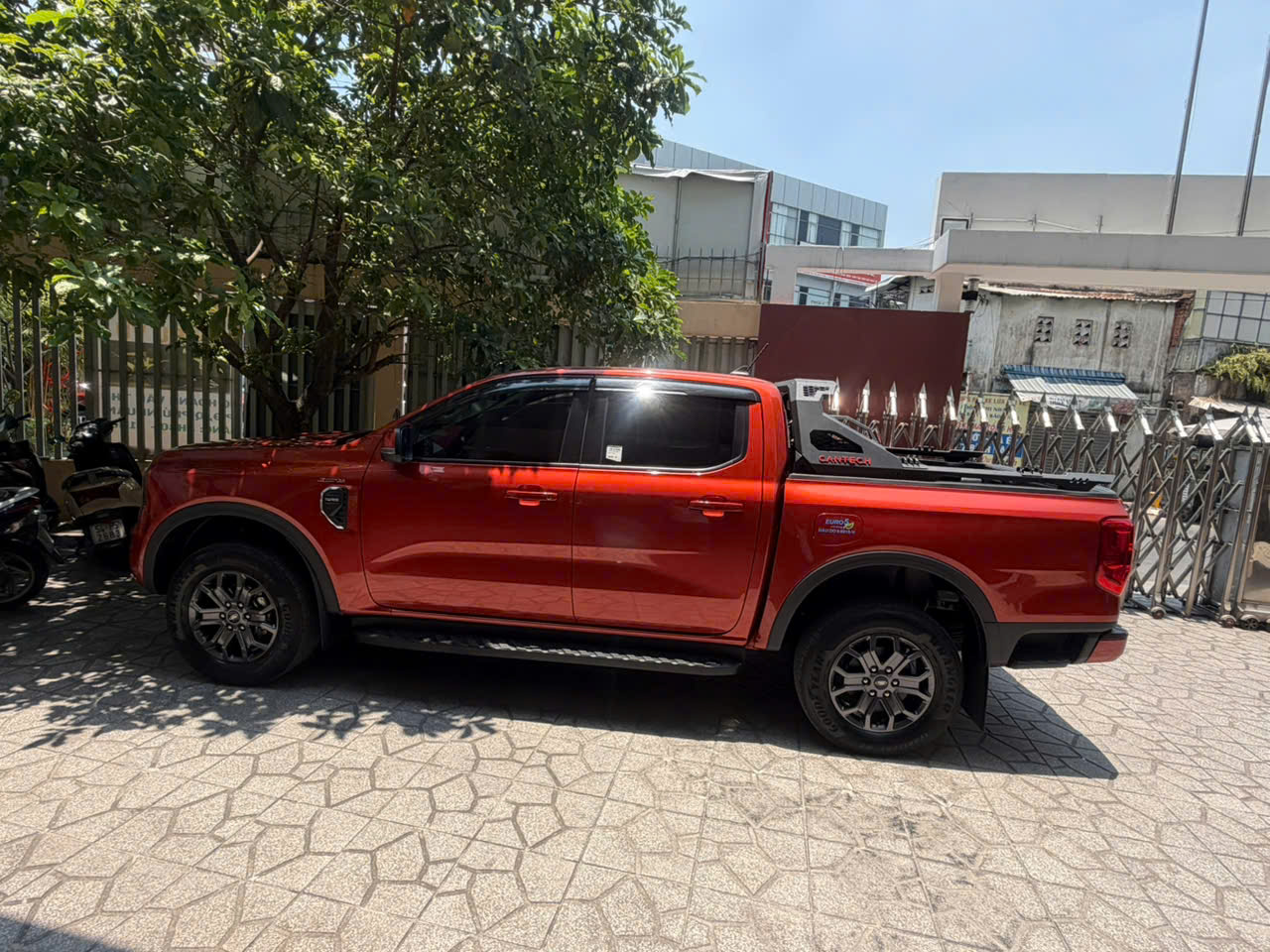 Bán Ford Xls 2 Cầu – Số Tự Động – Xe Như Mới