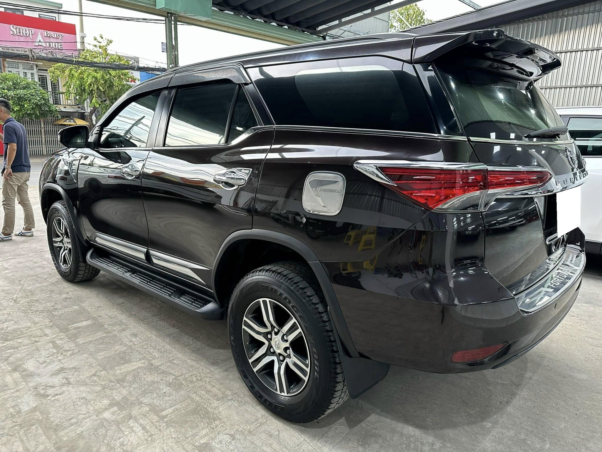 Cần bán xe Toyota Fortuner 2.4G 4x2 AT năm 2020, màu đen, nhập khẩu nguyên chiếc, giá tốt