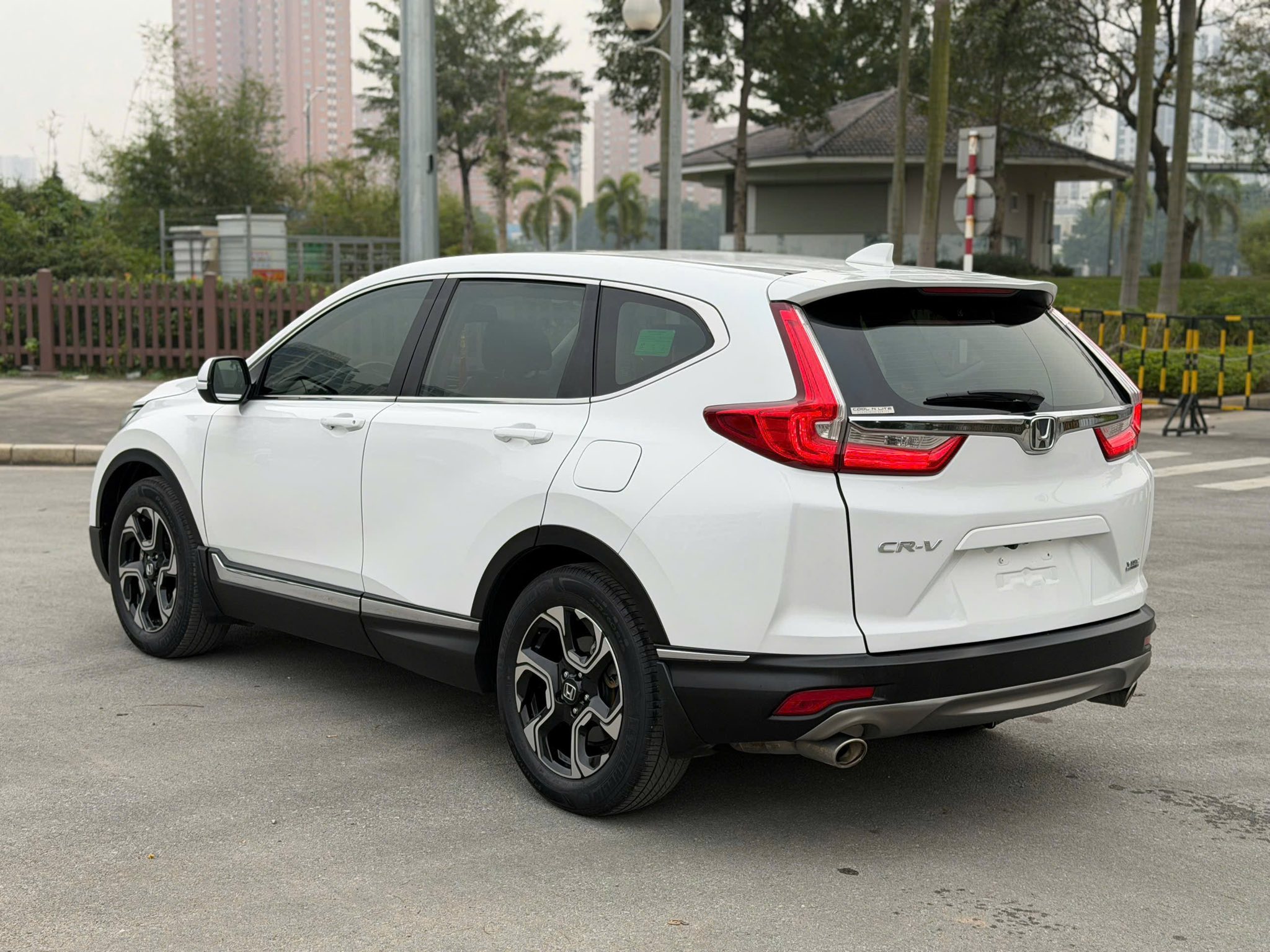Cần bán Honda CR V L sản xuất năm 2020, màu trắng, nhập khẩu nguyên chiếc