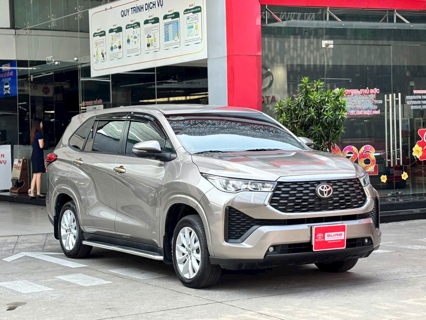 Innova Cross V 2025 ♦  Màu Nâu ► Giá bán 830tr có thương lượng