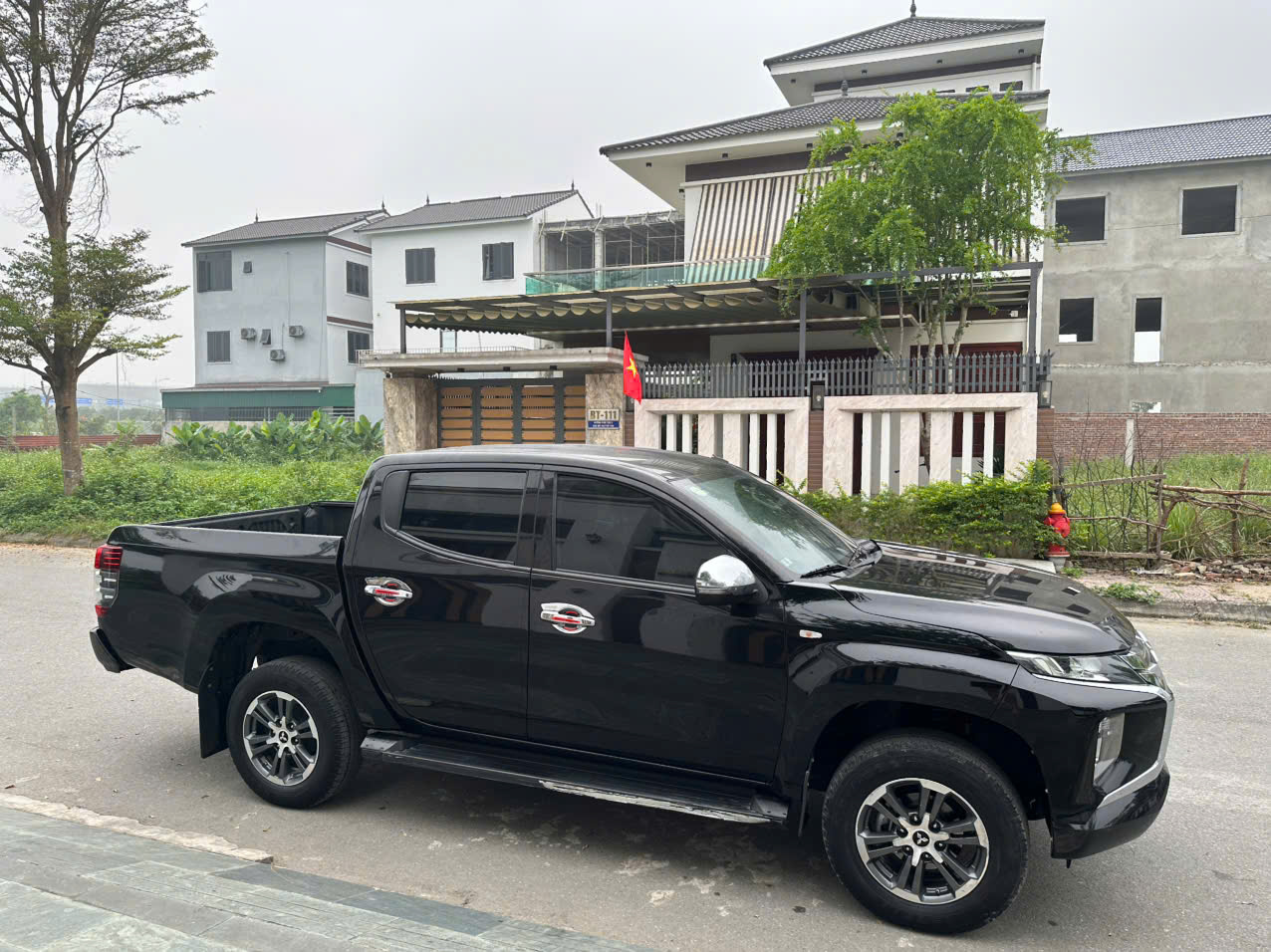 BÁN Mitsubishi Triton 2021 AT 4x2 – MÁY DẦU, GIÁ TỐT.