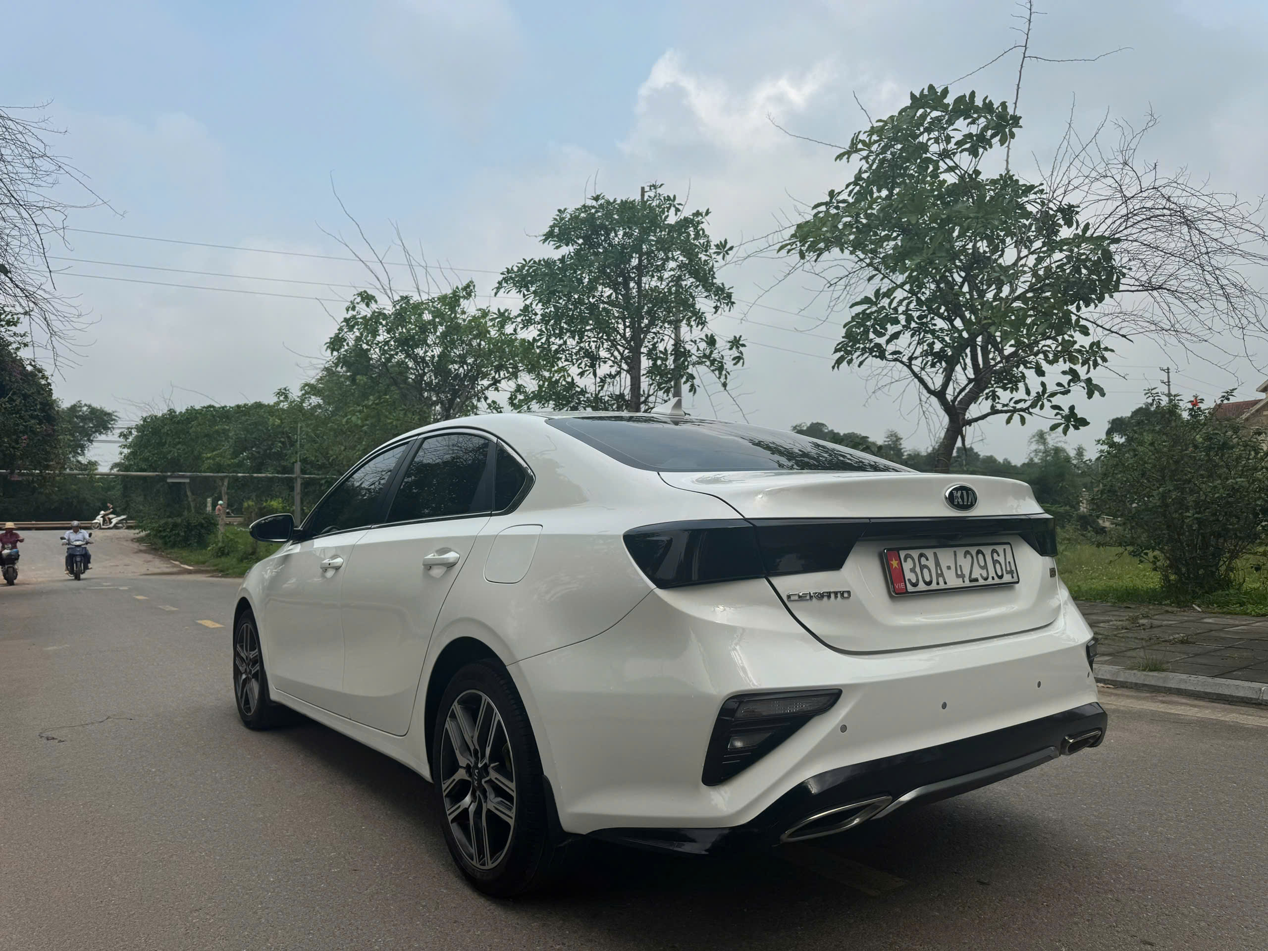 Bán Xe 2019 Bản Premium – Giá Tốt