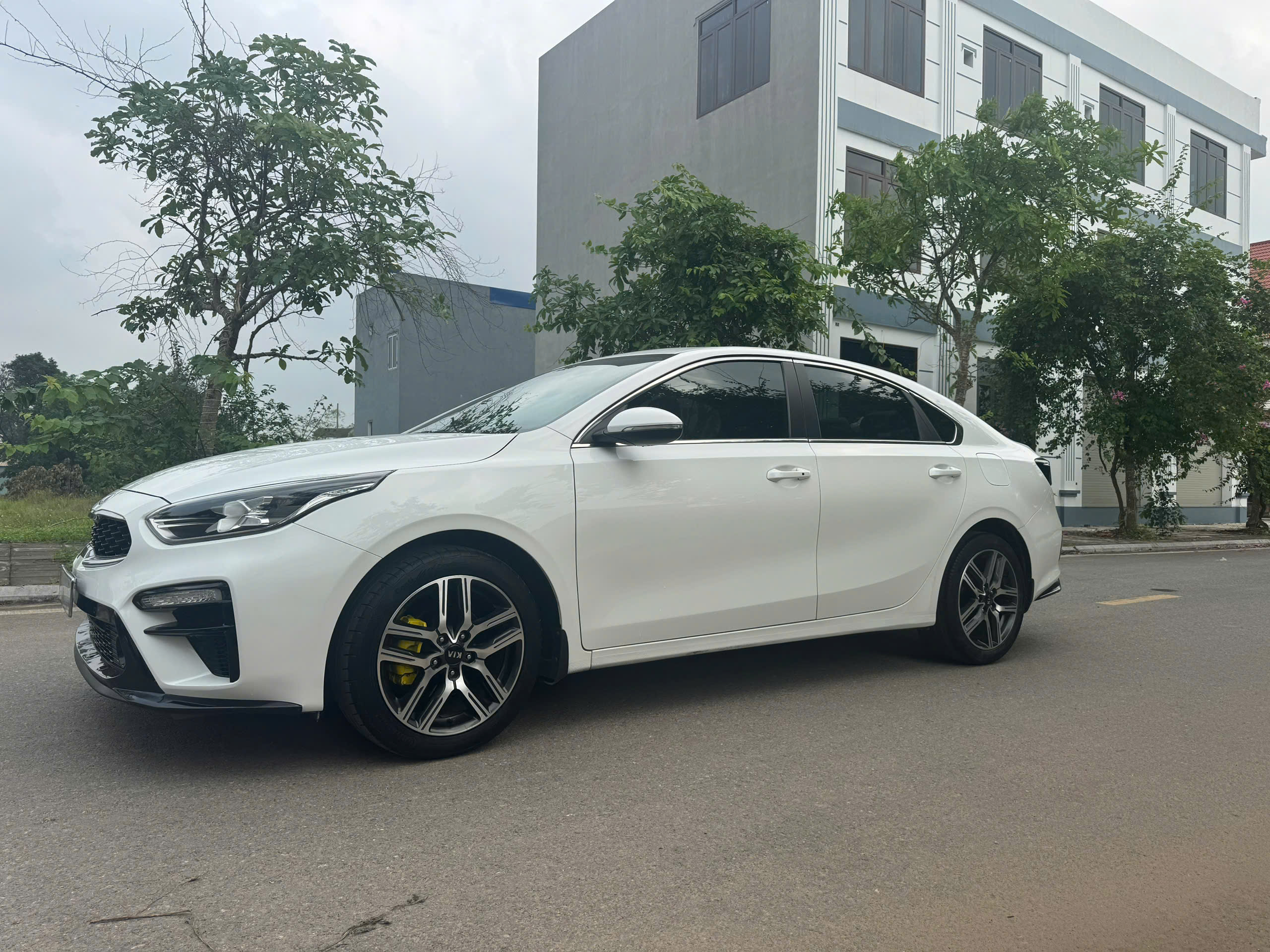 Bán Xe 2019 Bản Premium – Giá Tốt