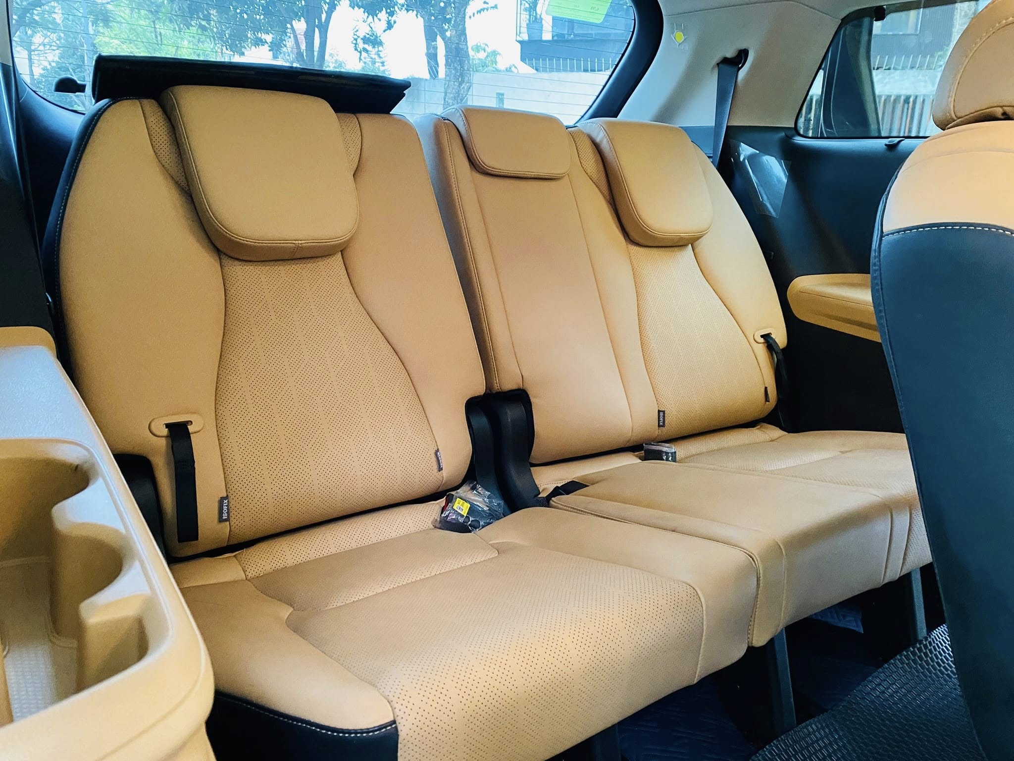 Cần bán Kia Carnival Premium 2.2D 8S năm sản xuất 2023, màu đỏ