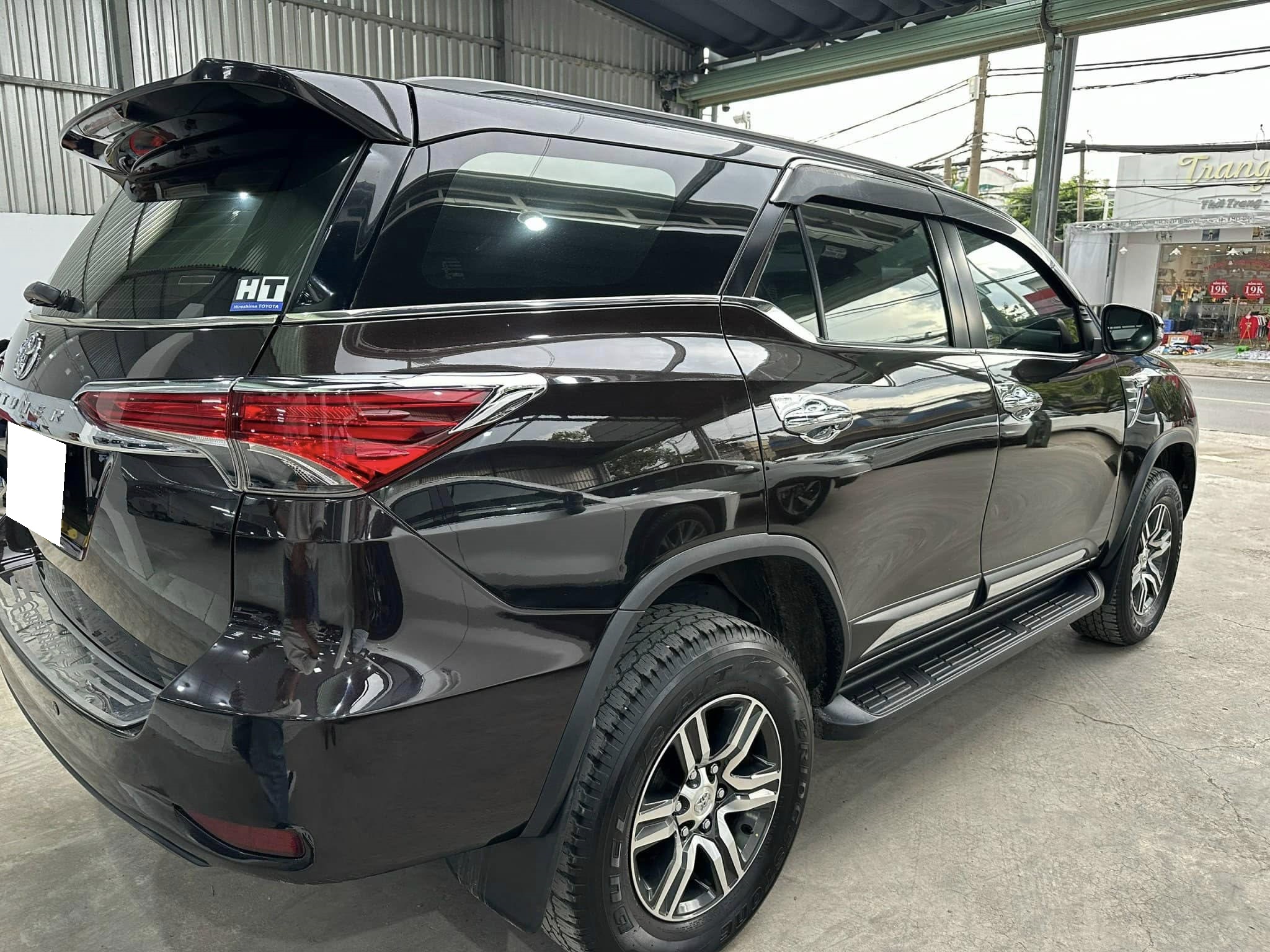 Cần bán xe Toyota Fortuner 2.4G 4x2 AT năm 2020, màu đen, nhập khẩu nguyên chiếc, giá tốt