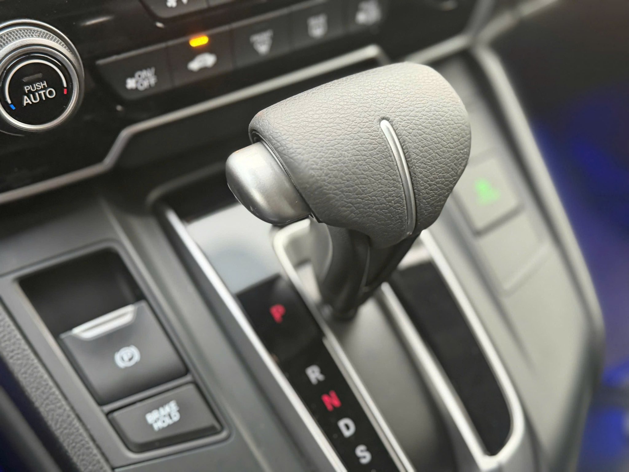 Cần bán Honda CR V L sản xuất năm 2020, màu trắng, nhập khẩu nguyên chiếc