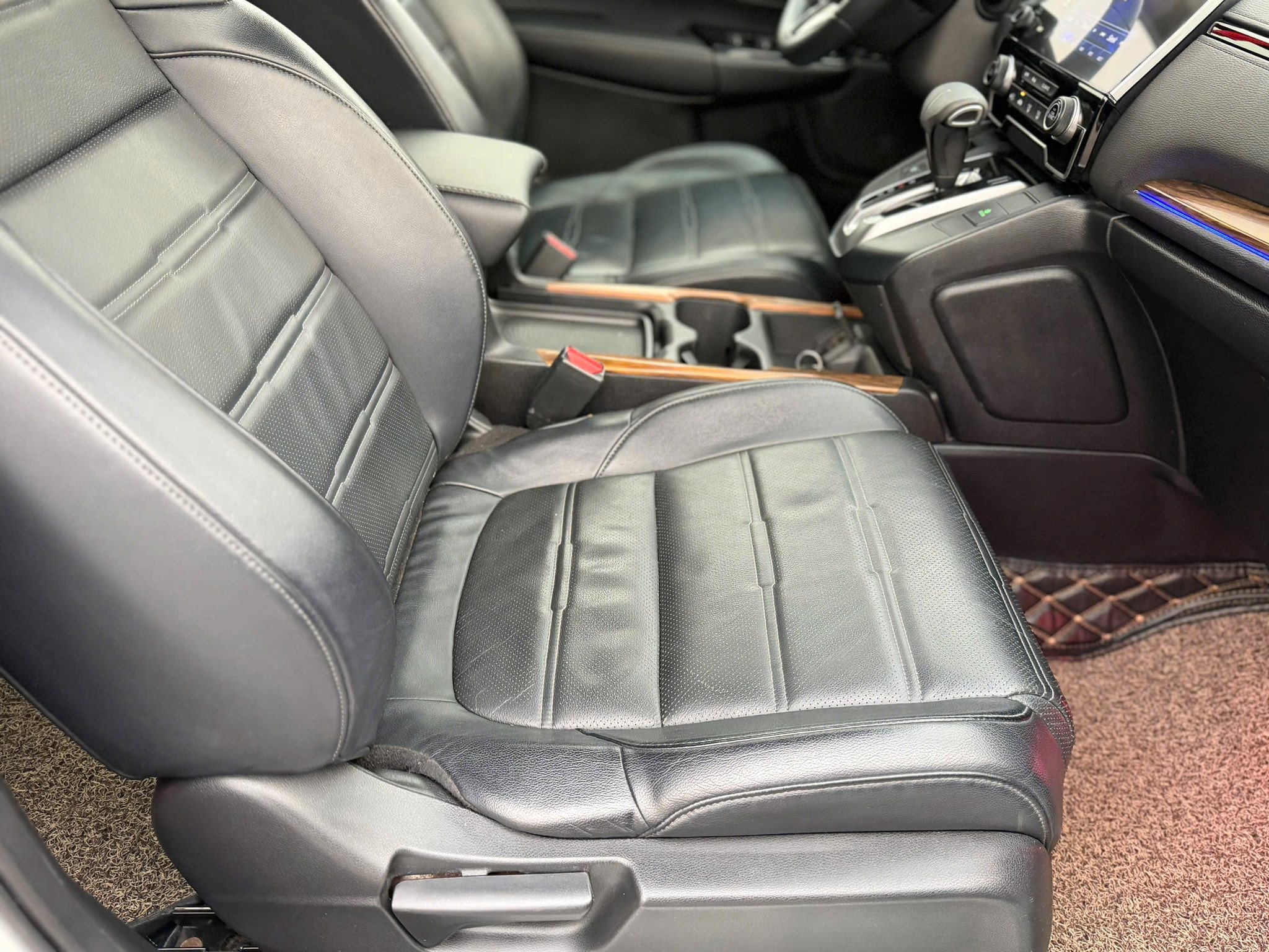 Cần bán Honda CR V L sản xuất năm 2020, màu trắng, nhập khẩu nguyên chiếc