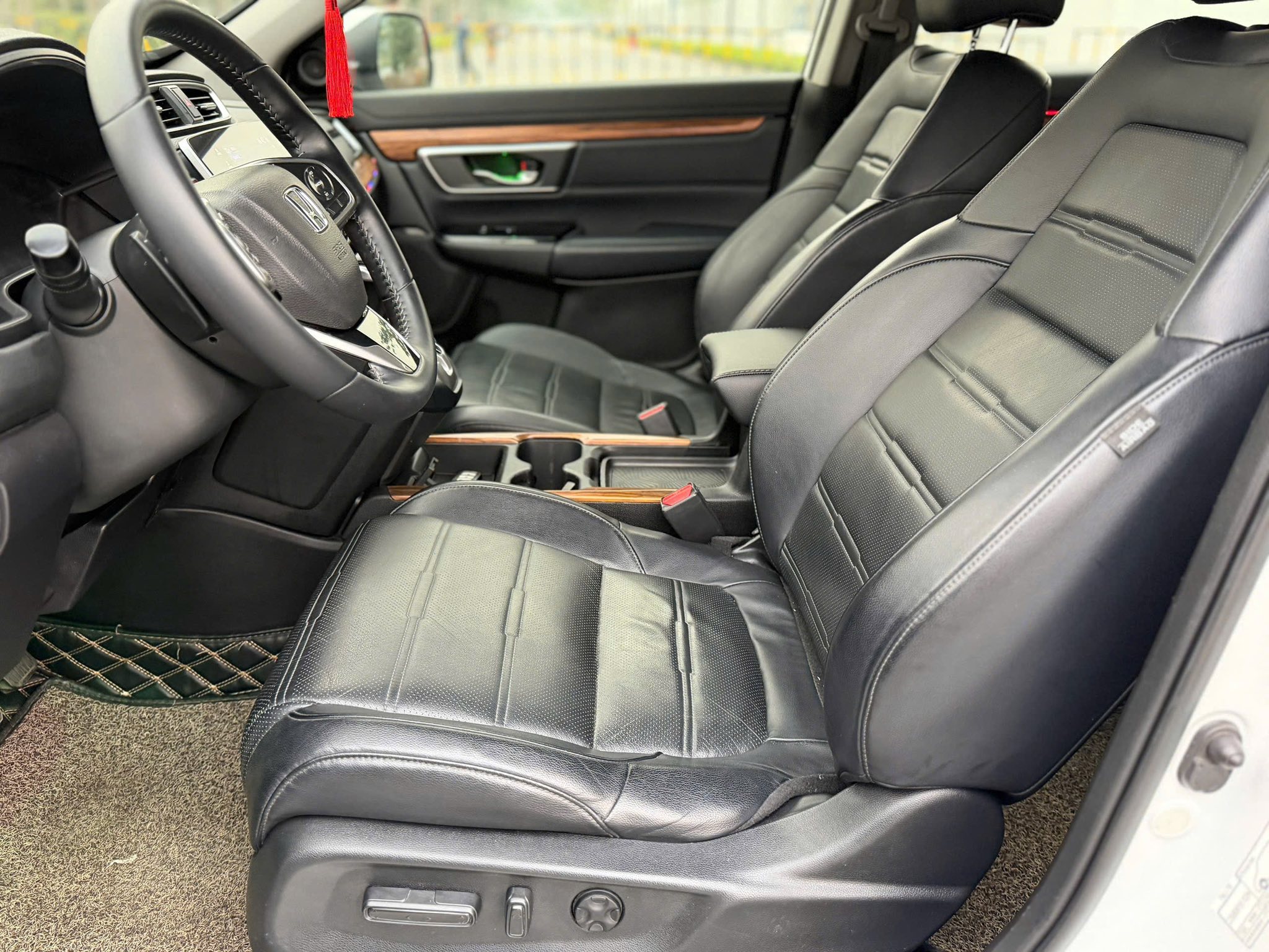 Cần bán Honda CR V L sản xuất năm 2020, màu trắng, nhập khẩu nguyên chiếc