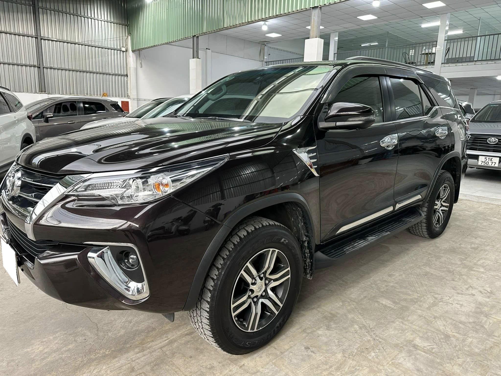 Cần bán xe Toyota Fortuner 2.4G 4x2 AT năm 2020, màu đen, nhập khẩu nguyên chiếc, giá tốt