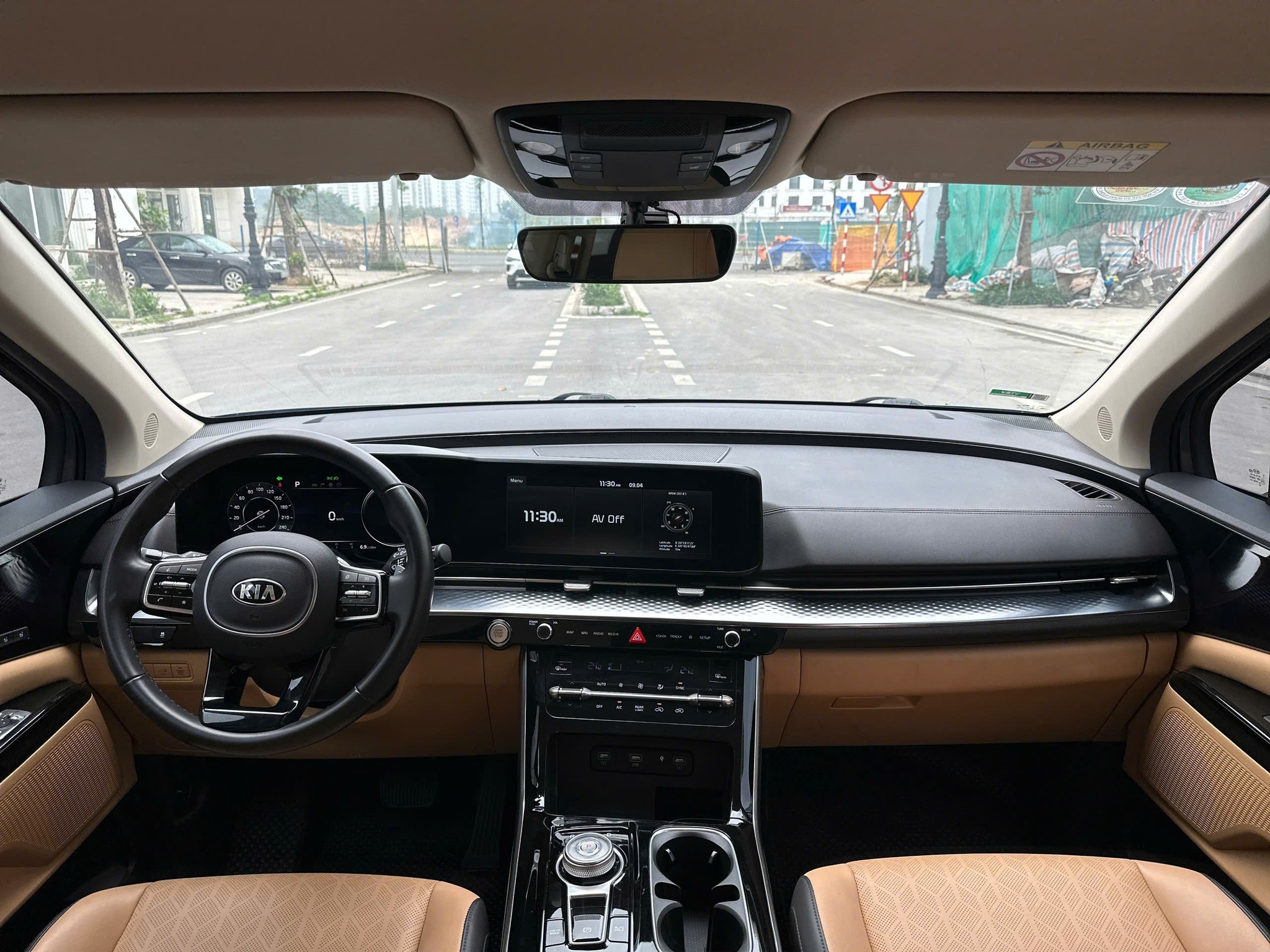 Cần bán Kia Carnival Premium 2.2D 8S sản xuất 2022, màu xanh lục