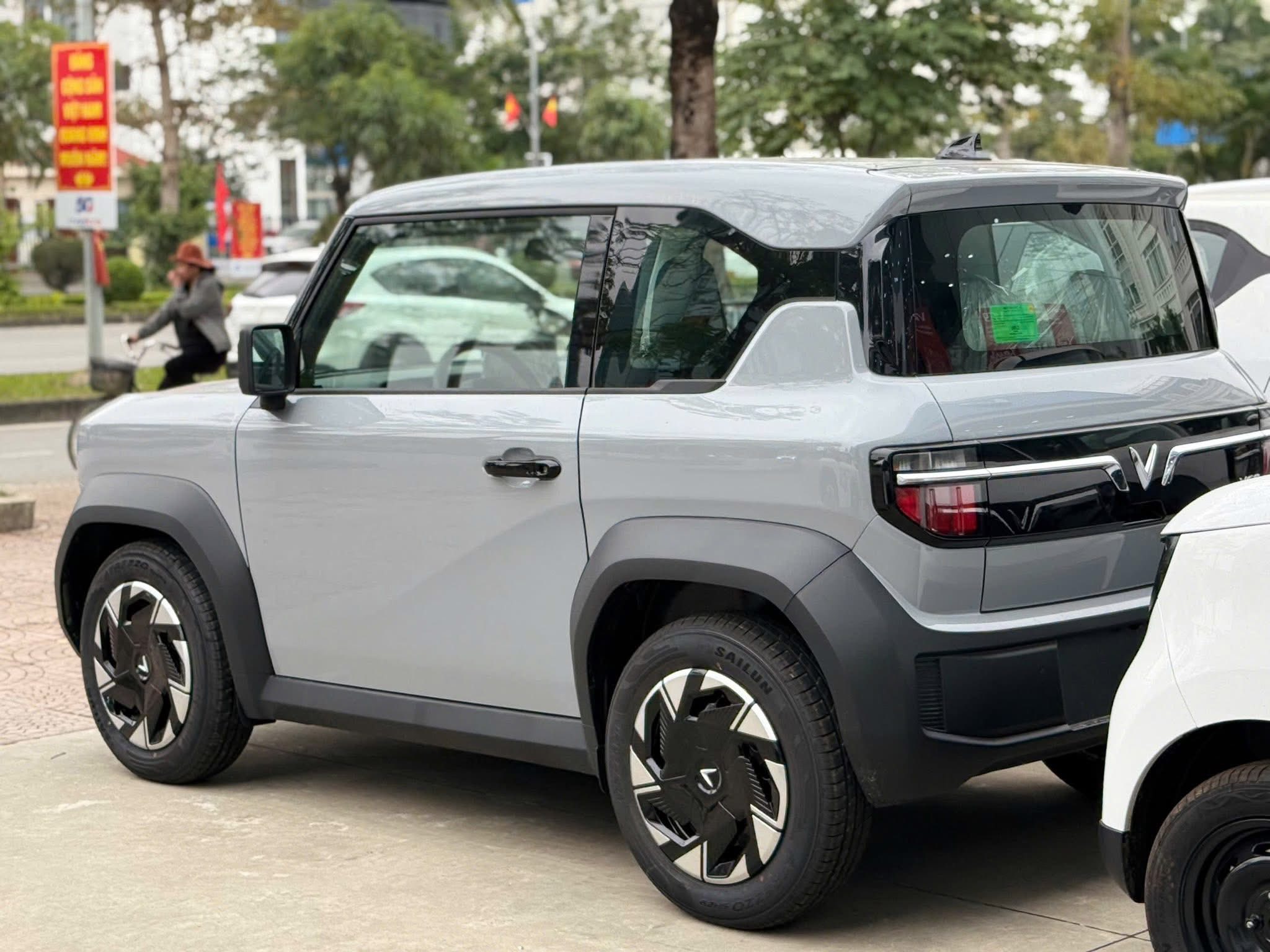 Giá Xe VinFast VF3 Plus Màu Xám Tại Đồng NAi Giao Ngay