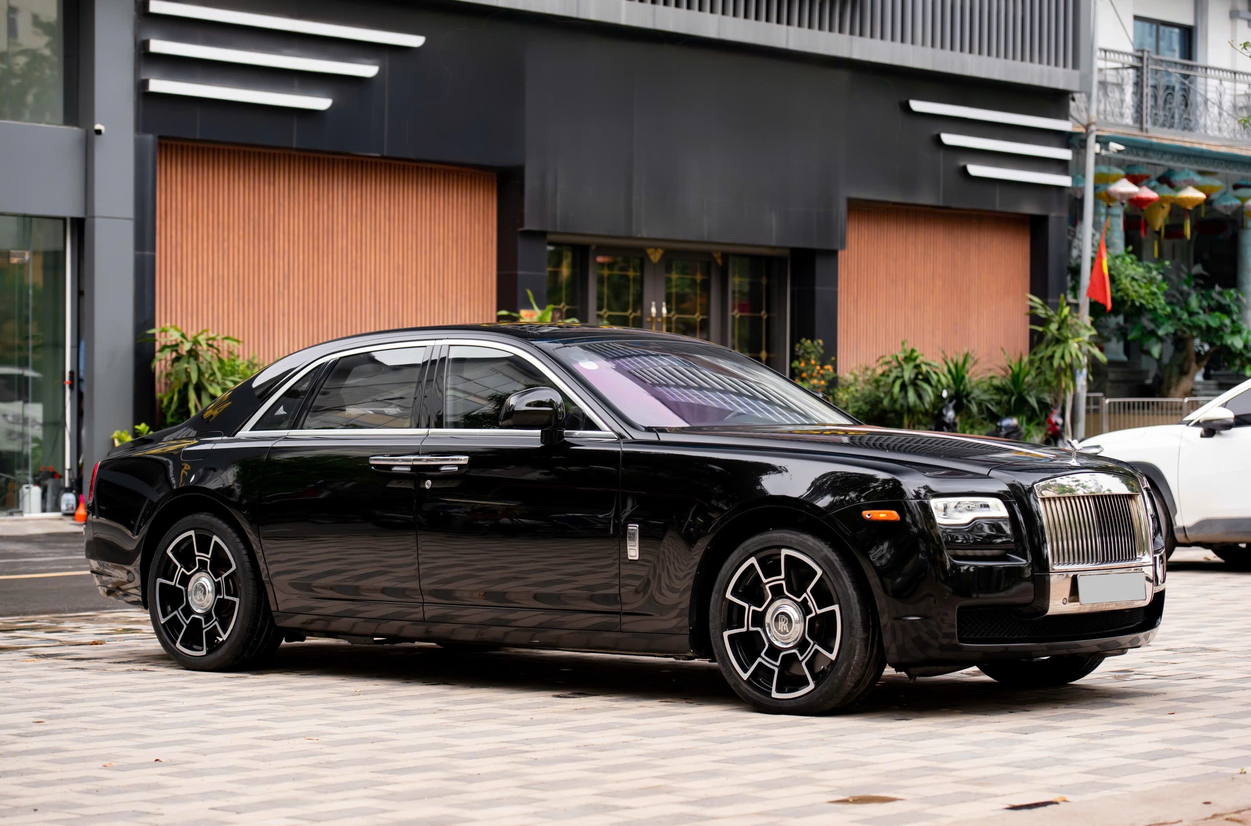 Rolls-Royce Ghost 2010 – Đẳng Cấp Doanh Nhân, Giá Cực Tốt