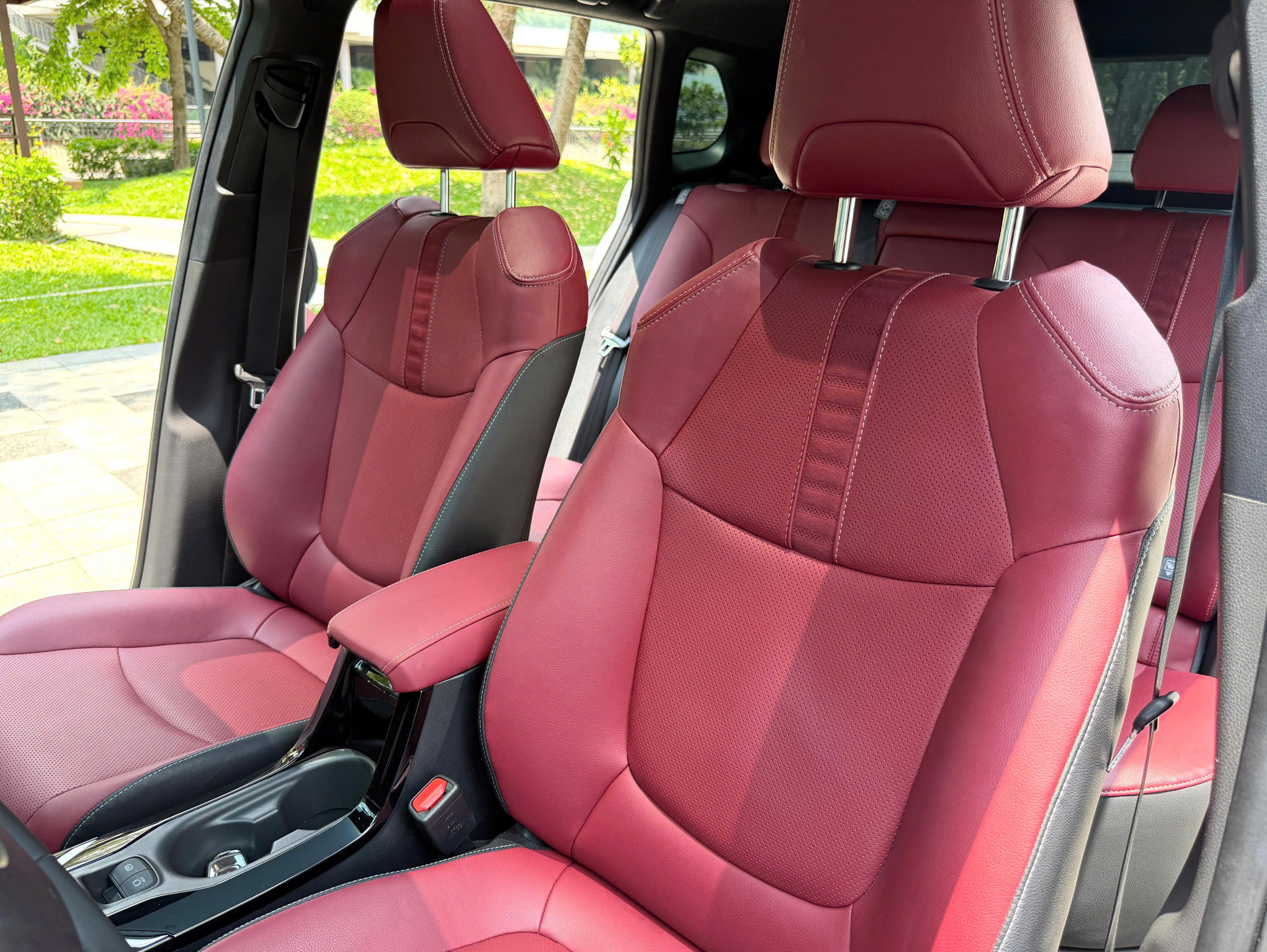 Cần bán Toyota Corolla Cross 1.8V năm 2026, màu trắng, xe nhập