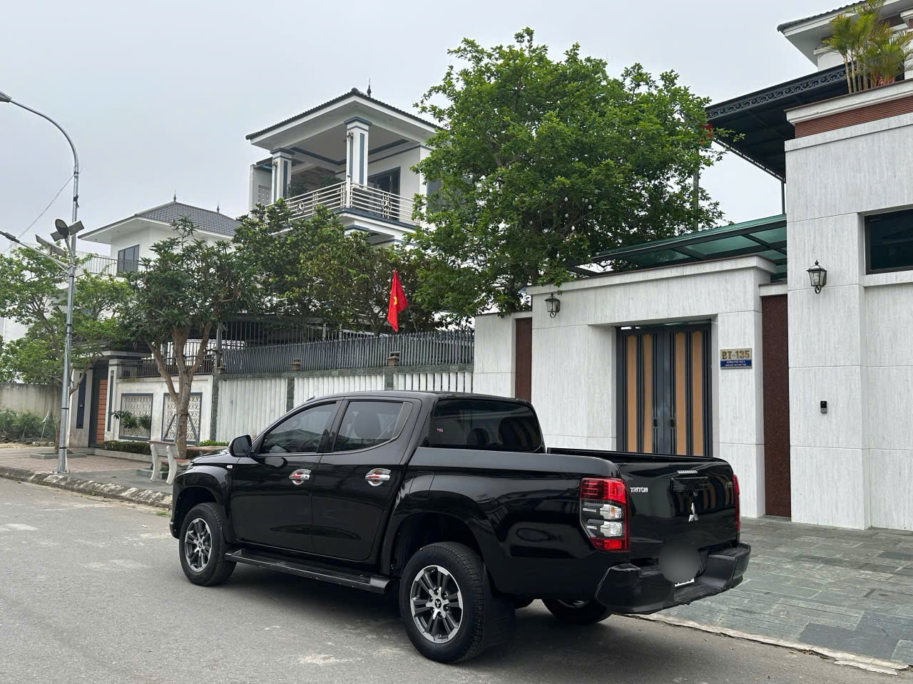 BÁN Mitsubishi Triton 2021 AT 4x2 – MÁY DẦU, GIÁ TỐT.