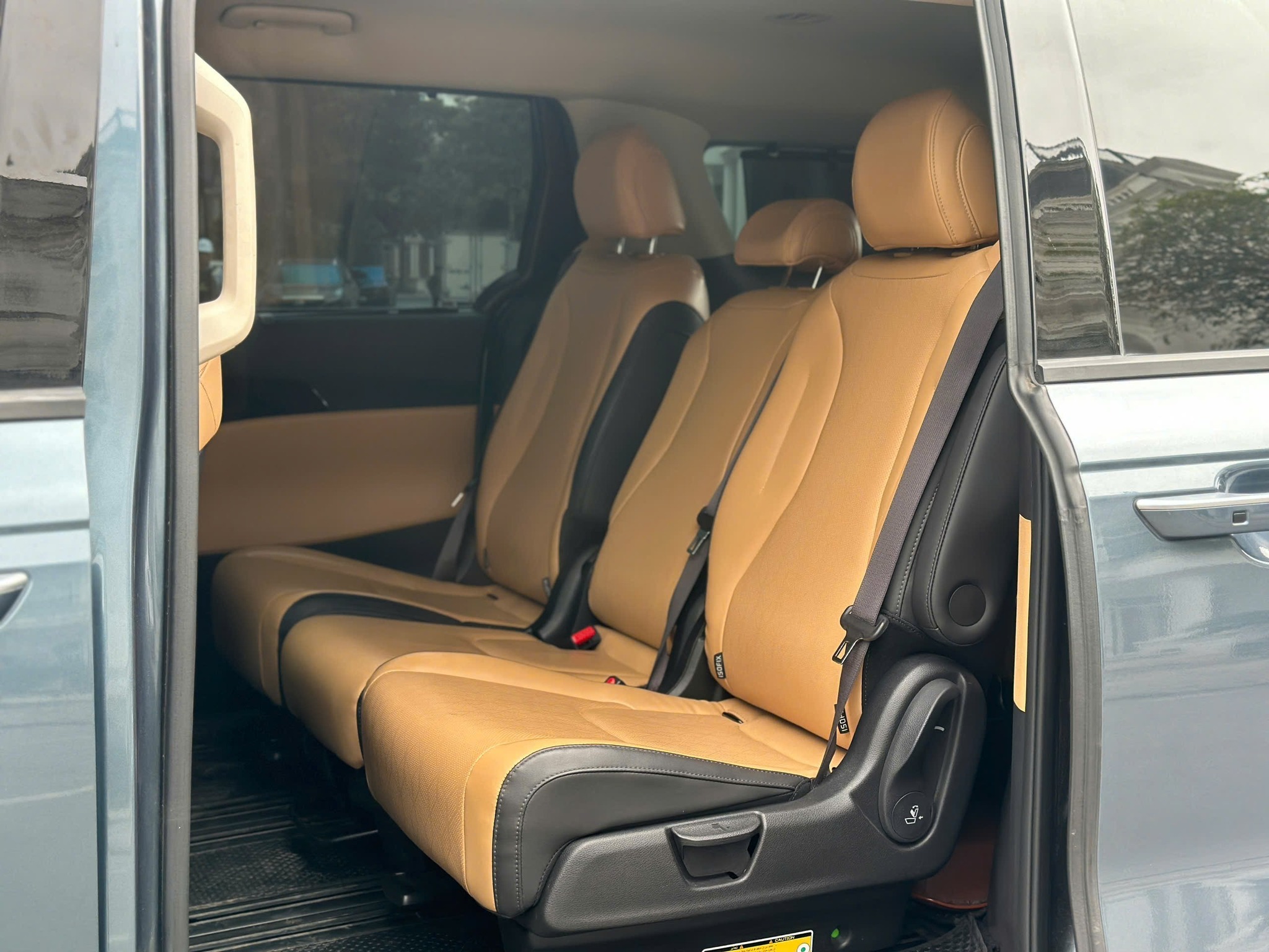 Cần bán Kia Carnival Premium 2.2D 8S sản xuất 2022, màu xanh lục