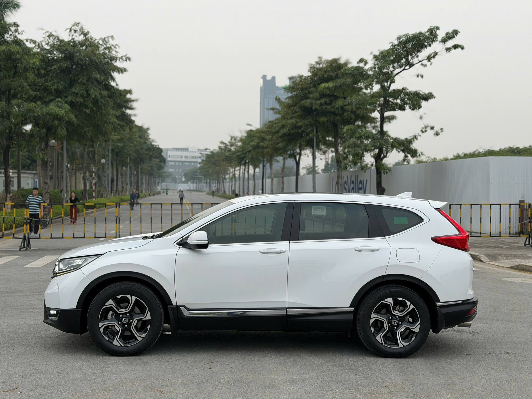 Cần bán Honda CR V L sản xuất năm 2020, màu trắng, nhập khẩu nguyên chiếc