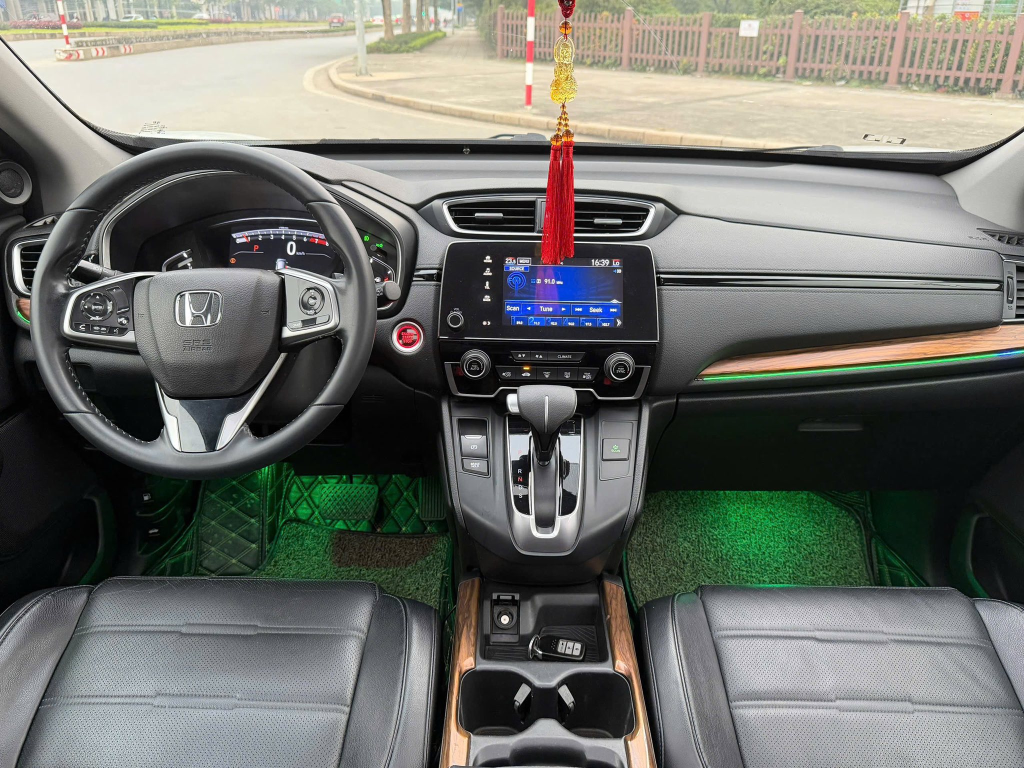 Cần bán Honda CR V L sản xuất năm 2020, màu trắng, nhập khẩu nguyên chiếc