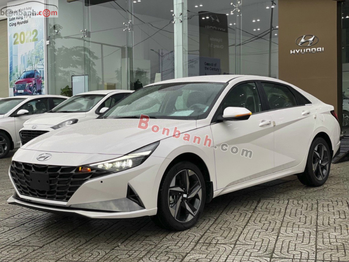 Bán ô tô Hyundai Elantra 2.0 AT Cao cấp - 2026 - xe mới