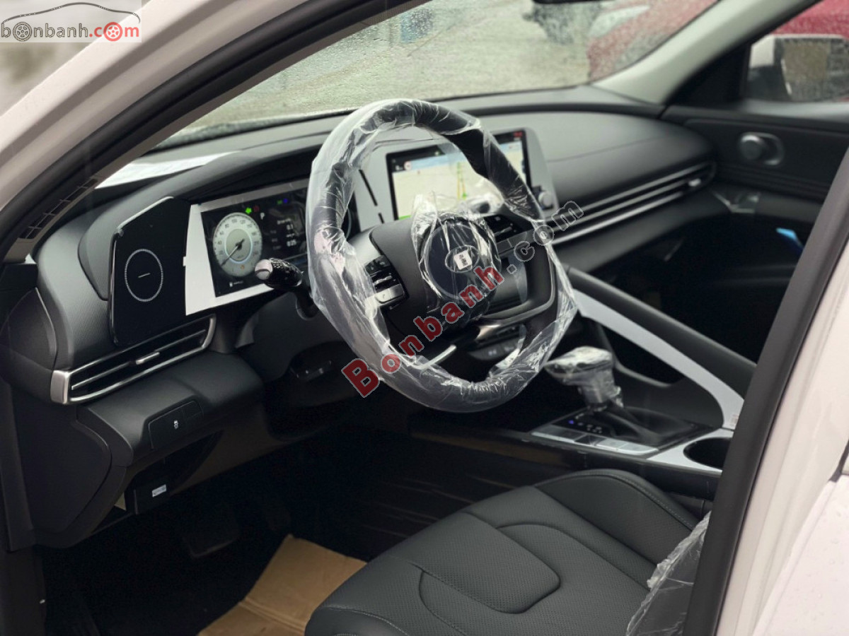 Bán ô tô Hyundai Elantra 2.0 AT Cao cấp - 2026 - xe mới