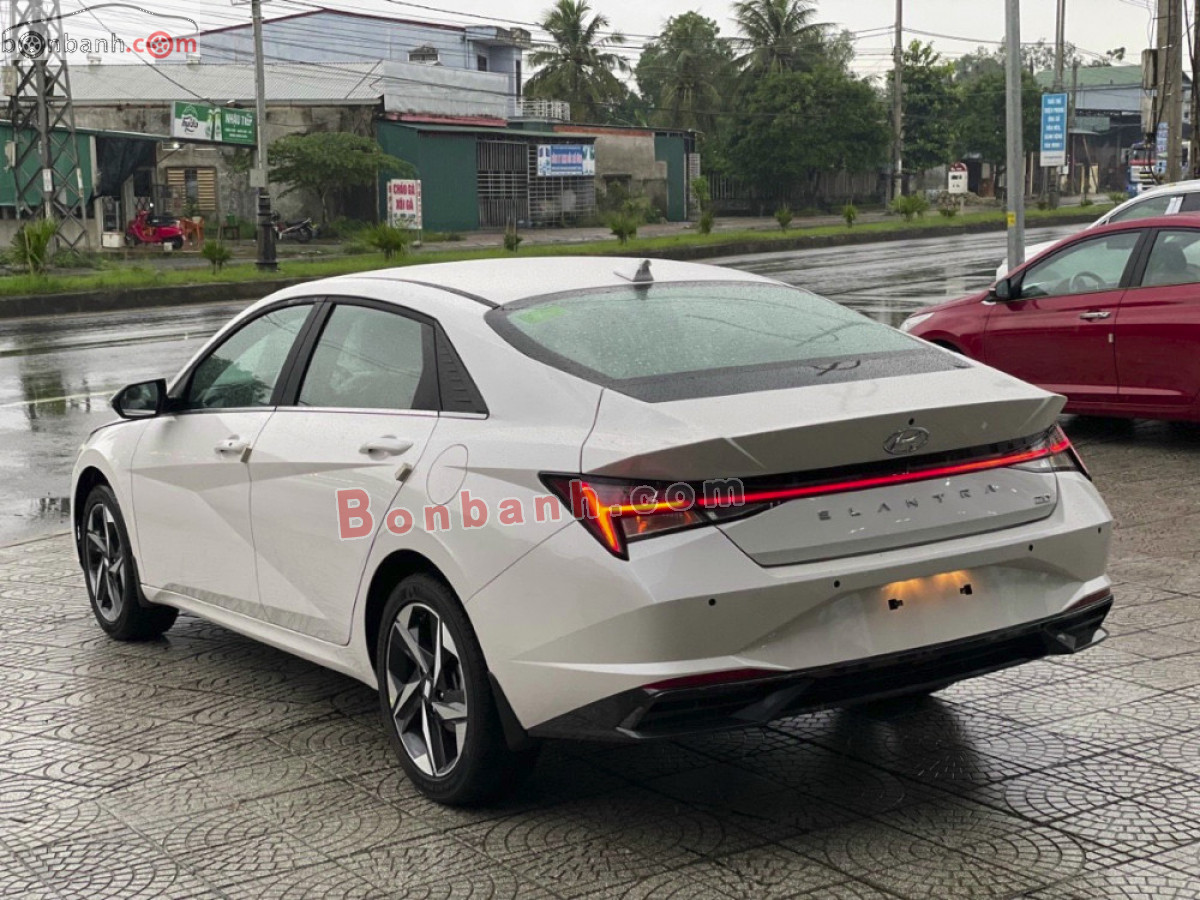 Bán ô tô Hyundai Elantra 2.0 AT Cao cấp - 2026 - xe mới