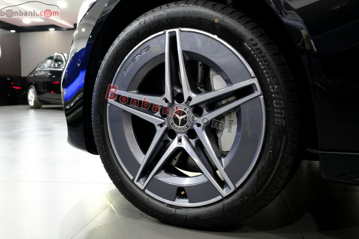 Bán ô tô Mercedes Benz C class C300 AMG - 2025 - xe mới