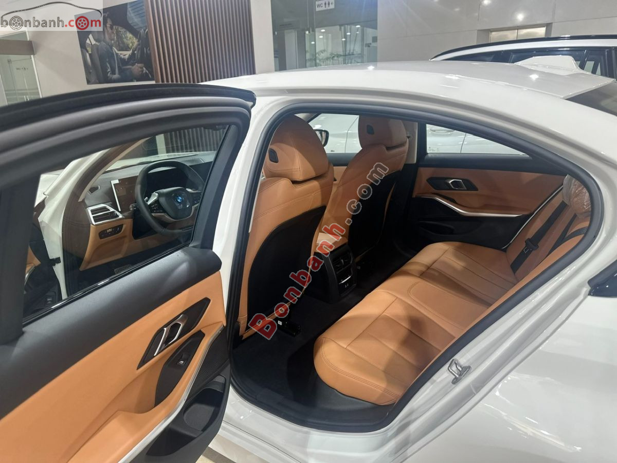 Bán ô tô BMW 3 Series 320i Sport Line - 2026 - xe mới