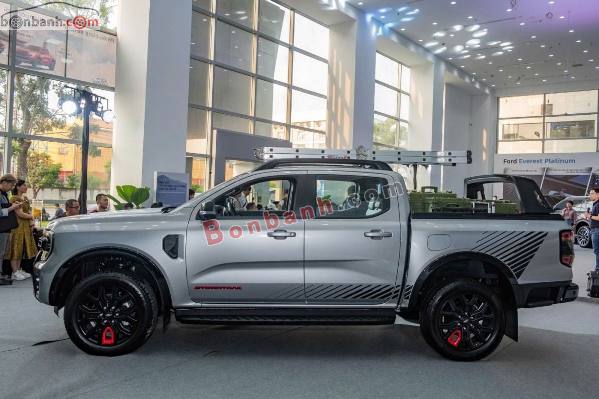 Bán ô tô Ford Ranger Stormtrak 2.0L 4x4 AT - 2026 - xe mới