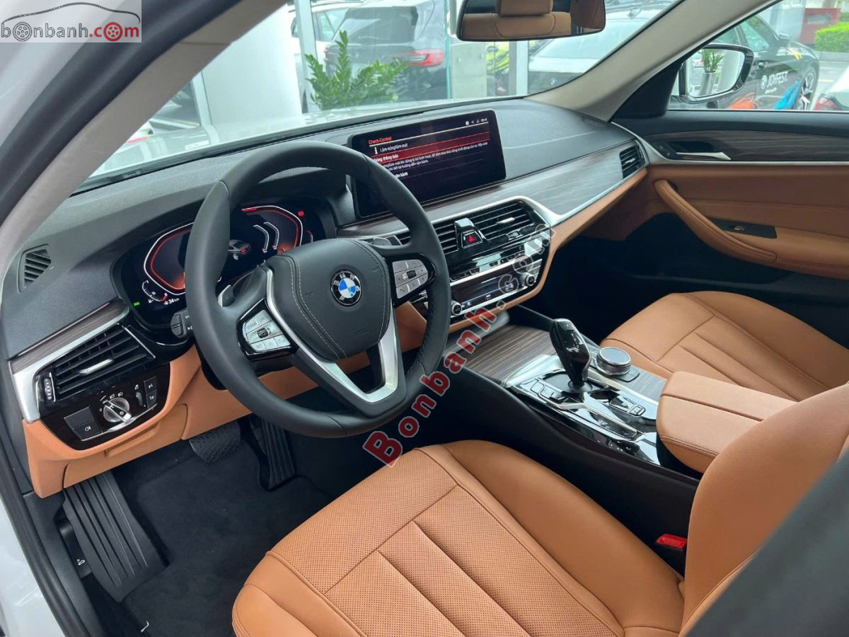 Bán ô tô BMW 5 Series 520i - 2023 - xe mới