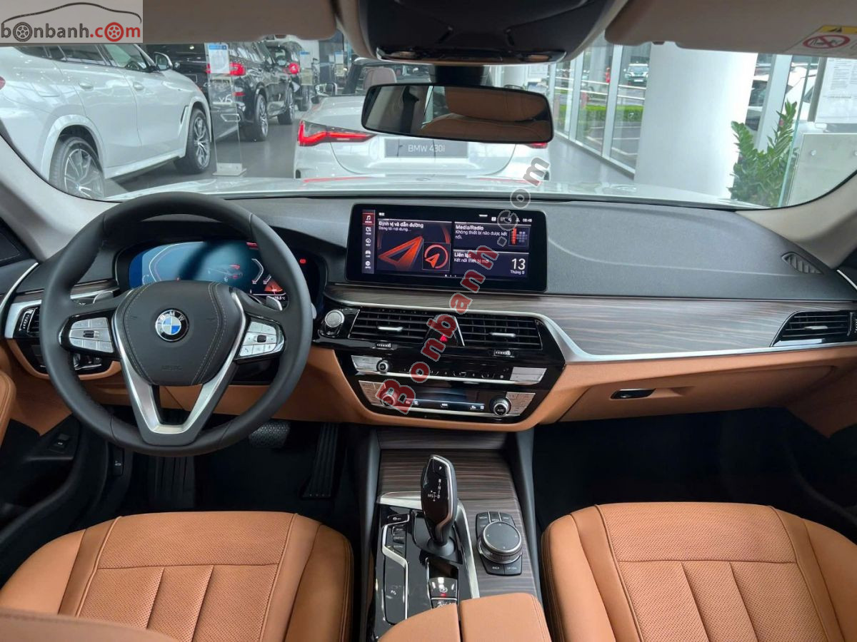 Bán ô tô BMW 5 Series 520i - 2023 - xe mới