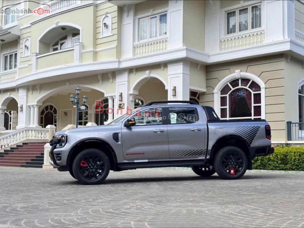 Bán ô tô Ford Ranger Stormtrak 2.0L 4x4 AT - 2025 - xe mới