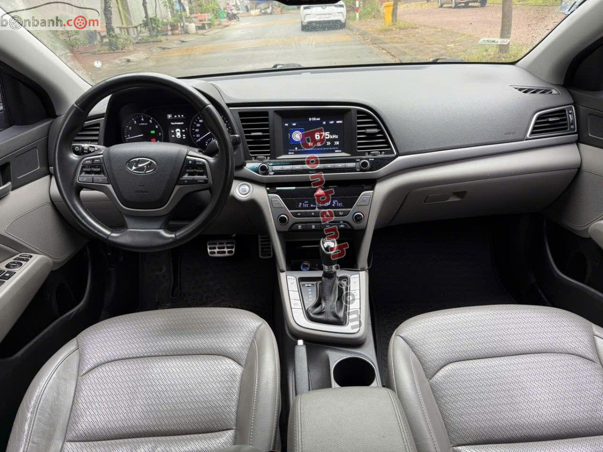Bán ô tô Hyundai Elantra 2.0 AT - 2016 - xe cũ
